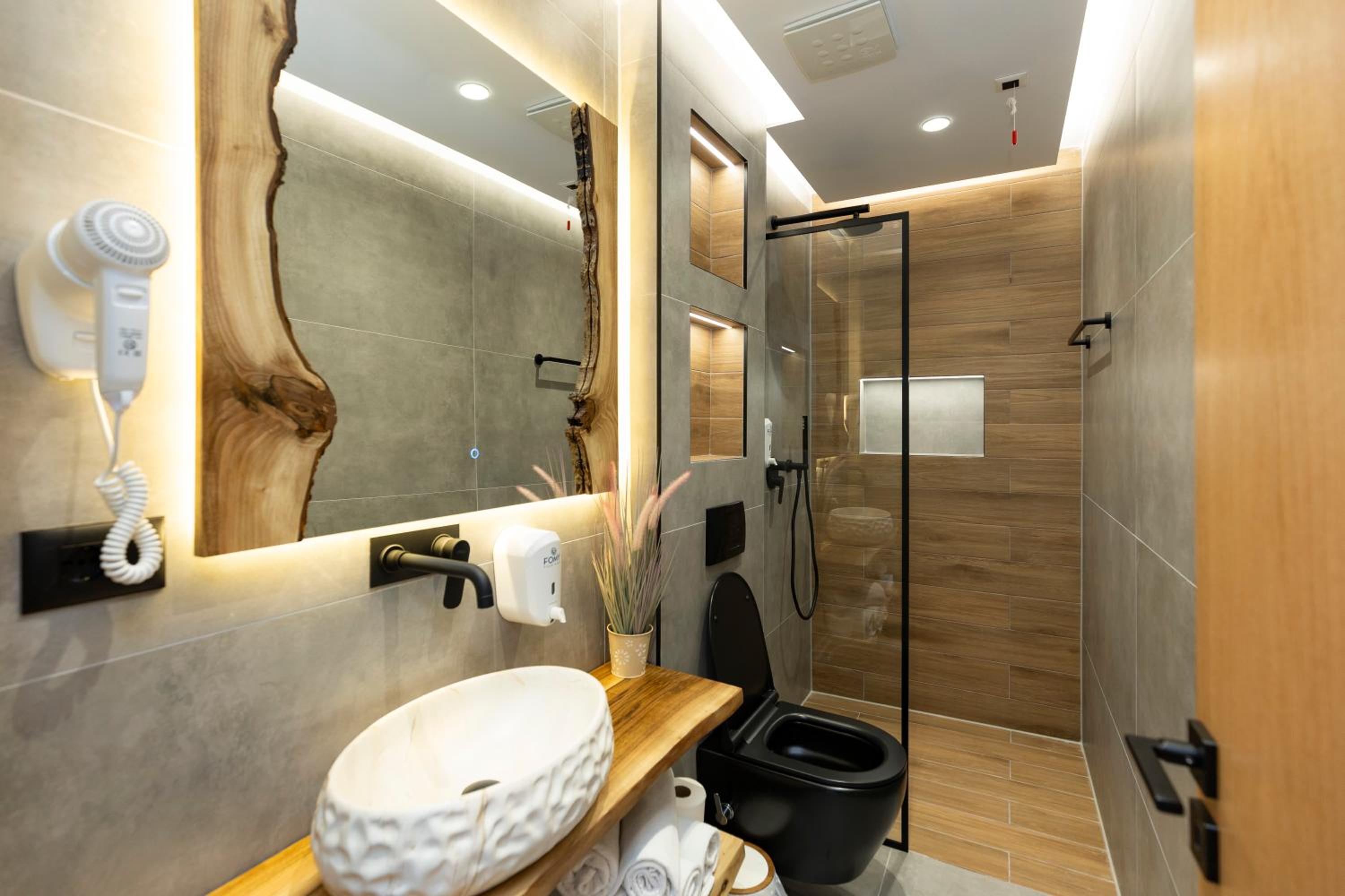 Superior Family Suite with Balcony photo 2