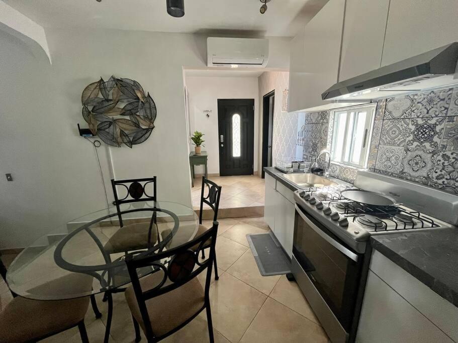 One-Bedroom House photo 2
