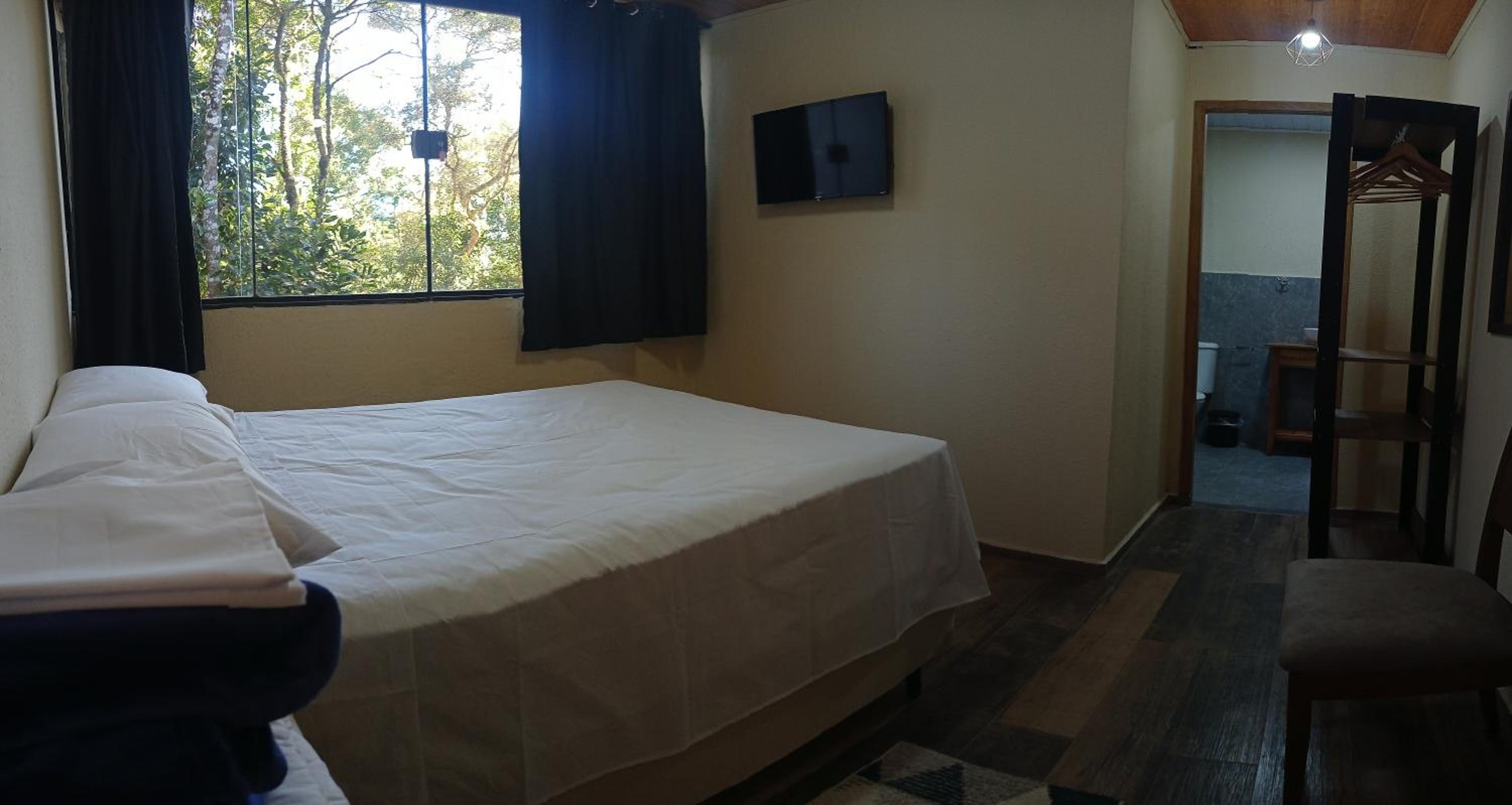 Suite With Hot Tub photo 3