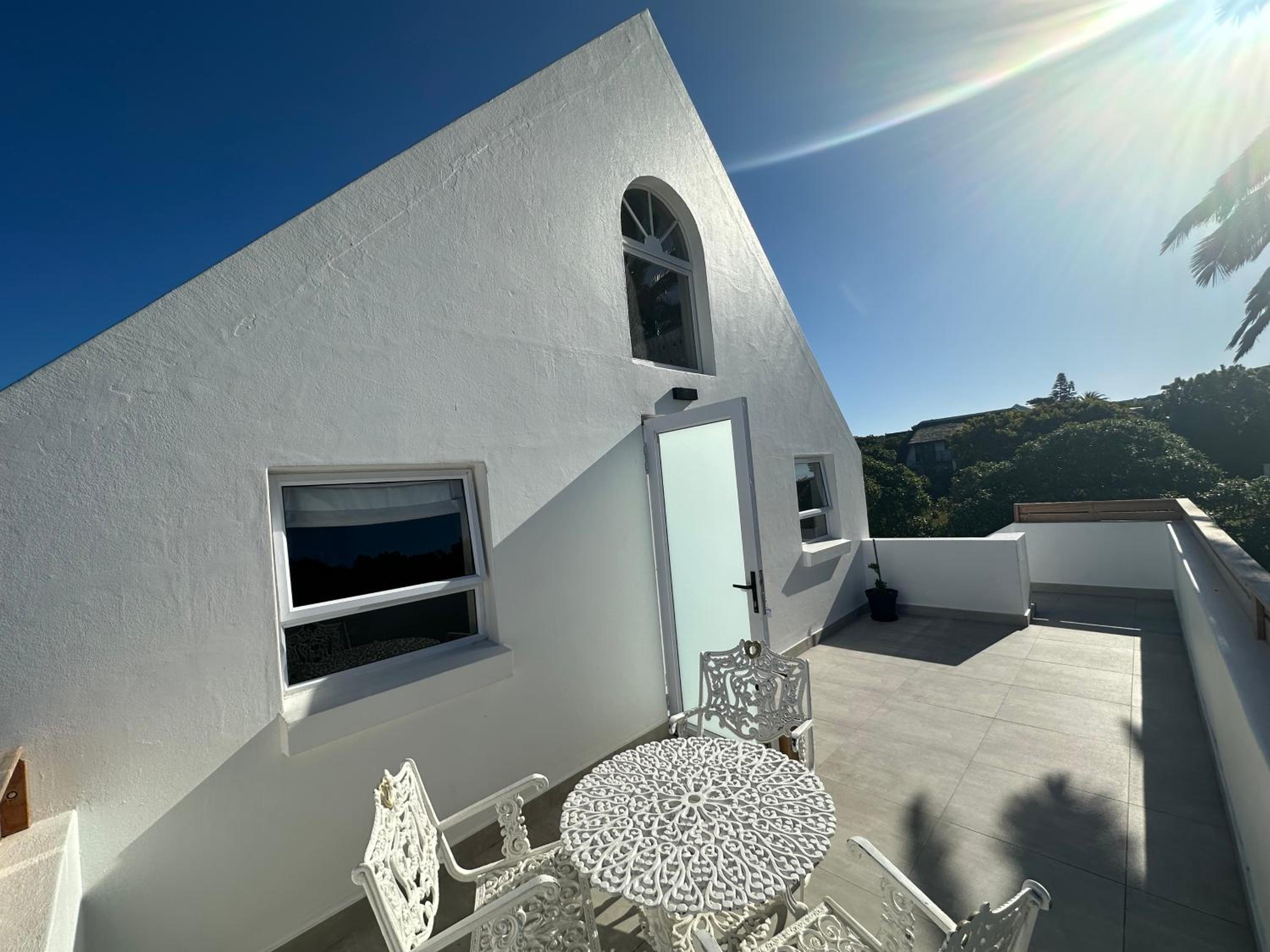 Queen Room with Pool View photo 2