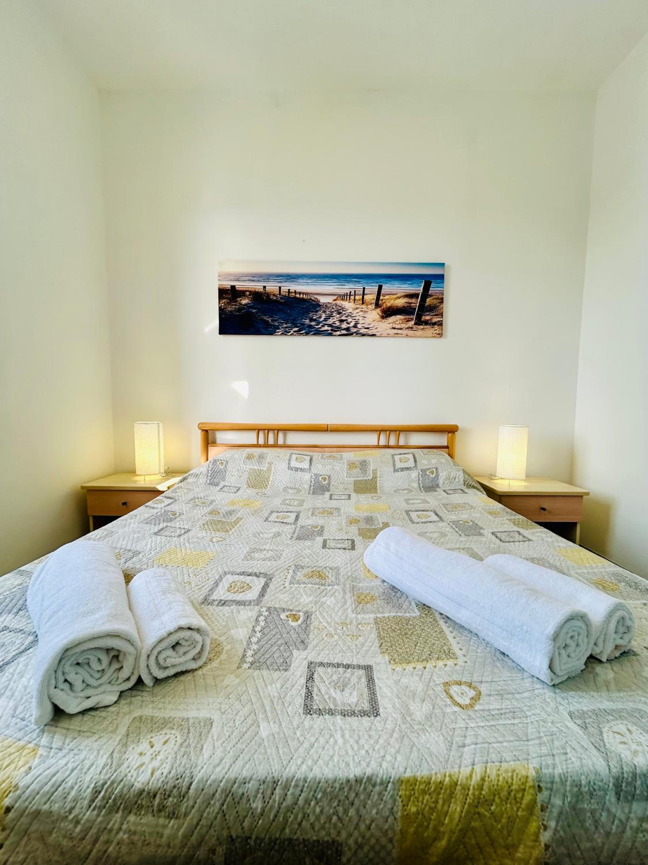 One-Bedroom House photo 1