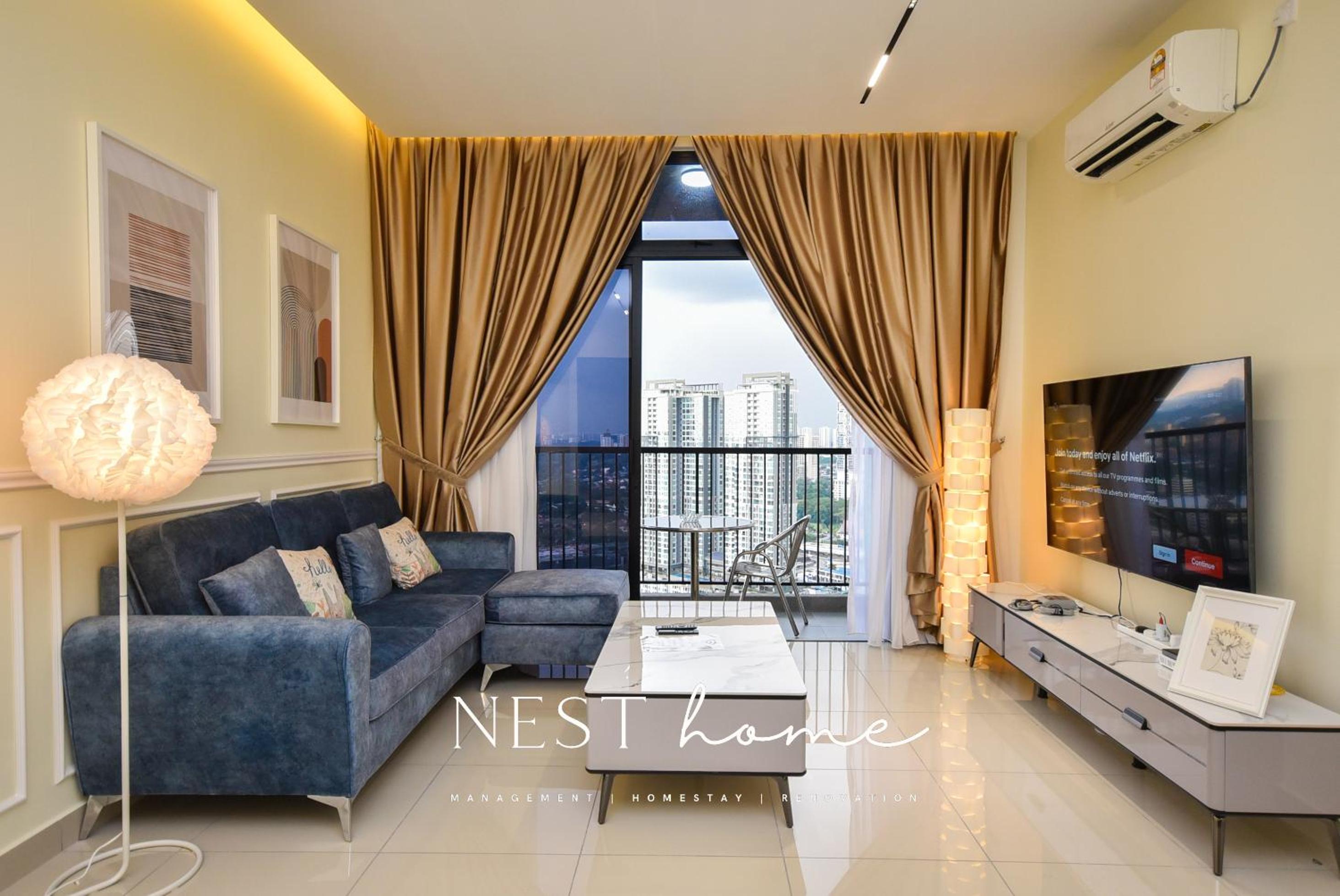 Three-Bedroom Apartment with Balcony photo 2