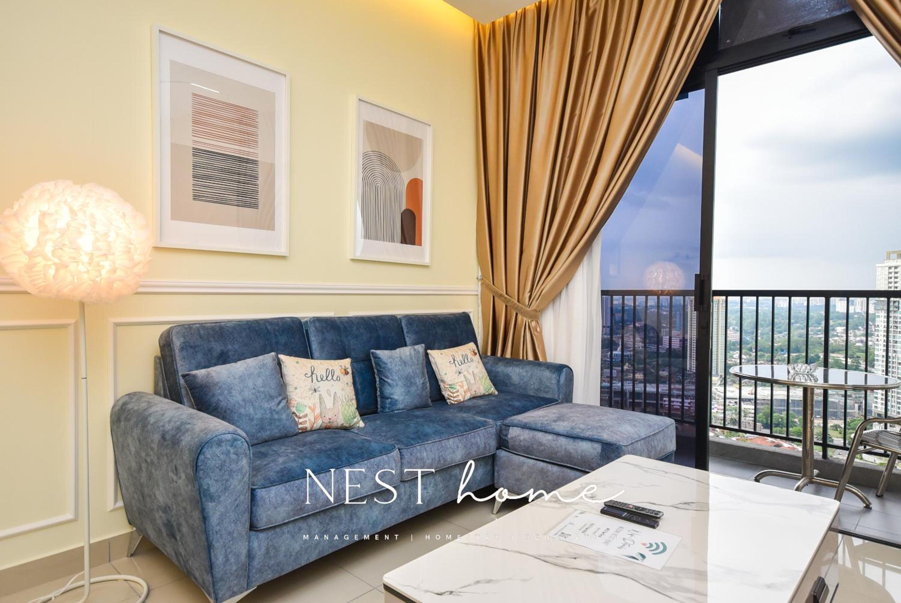 Three-Bedroom Apartment with Balcony photo 3