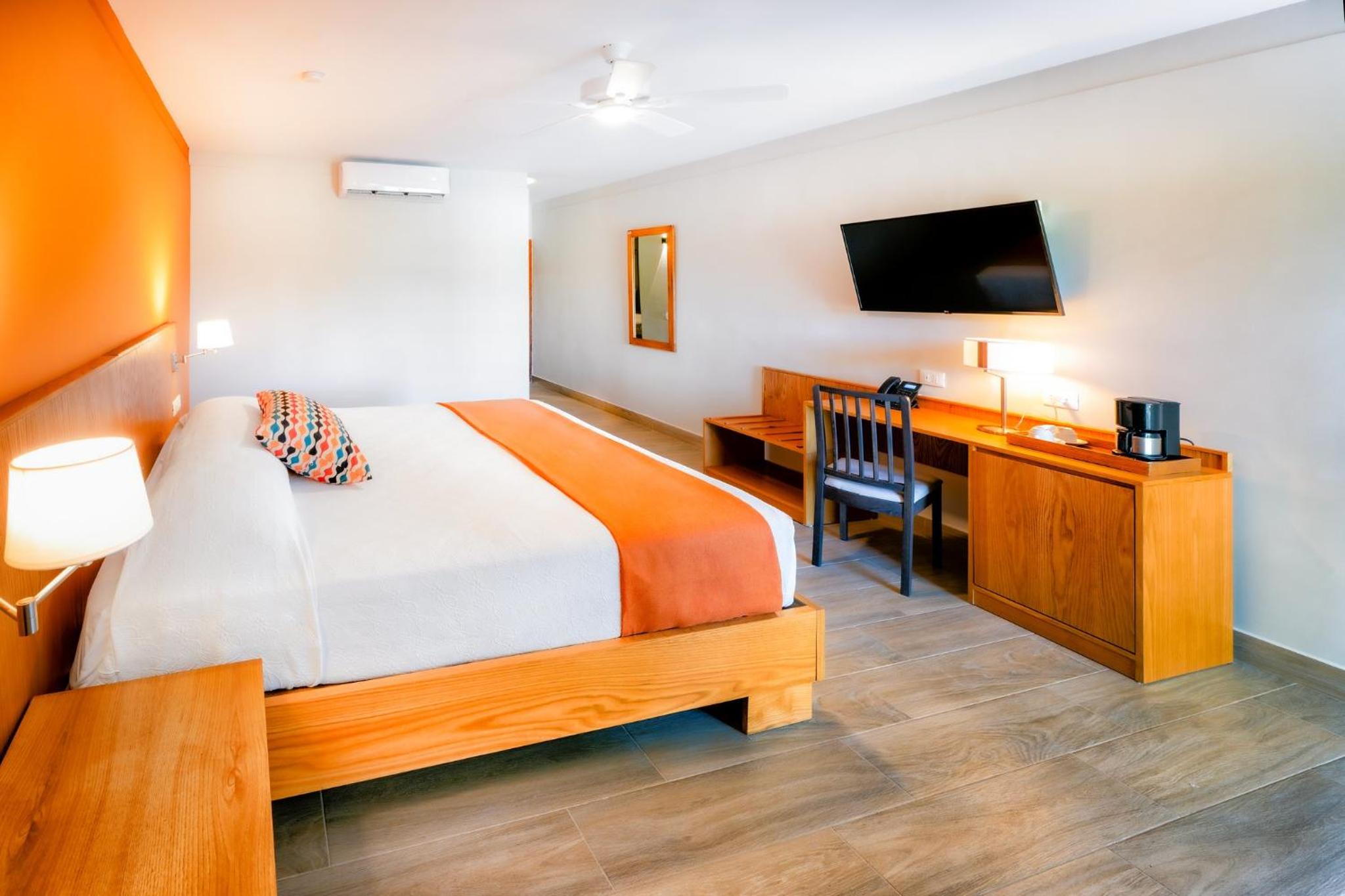 Superior King Room - Photo 1