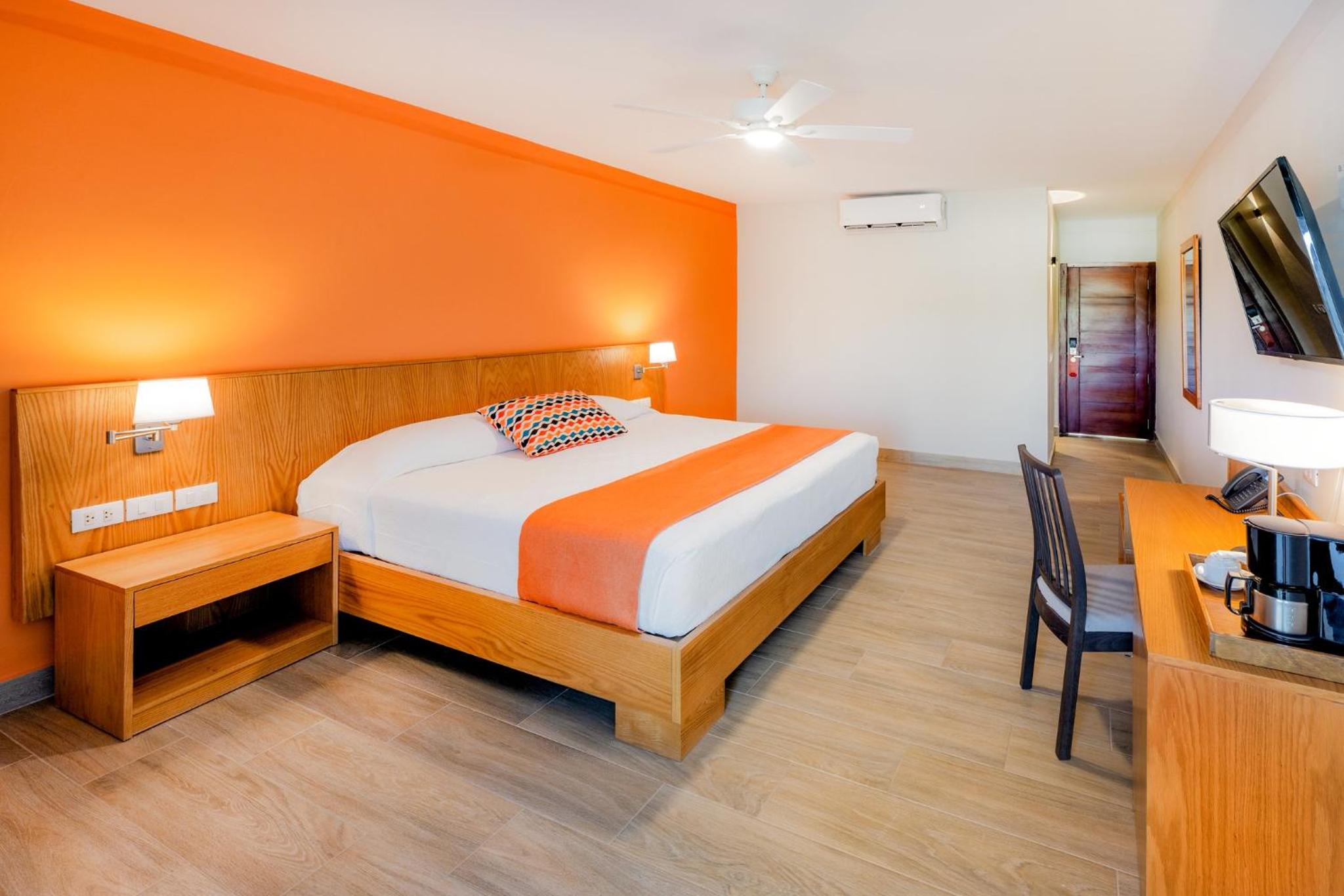 Superior King Room - Photo 2