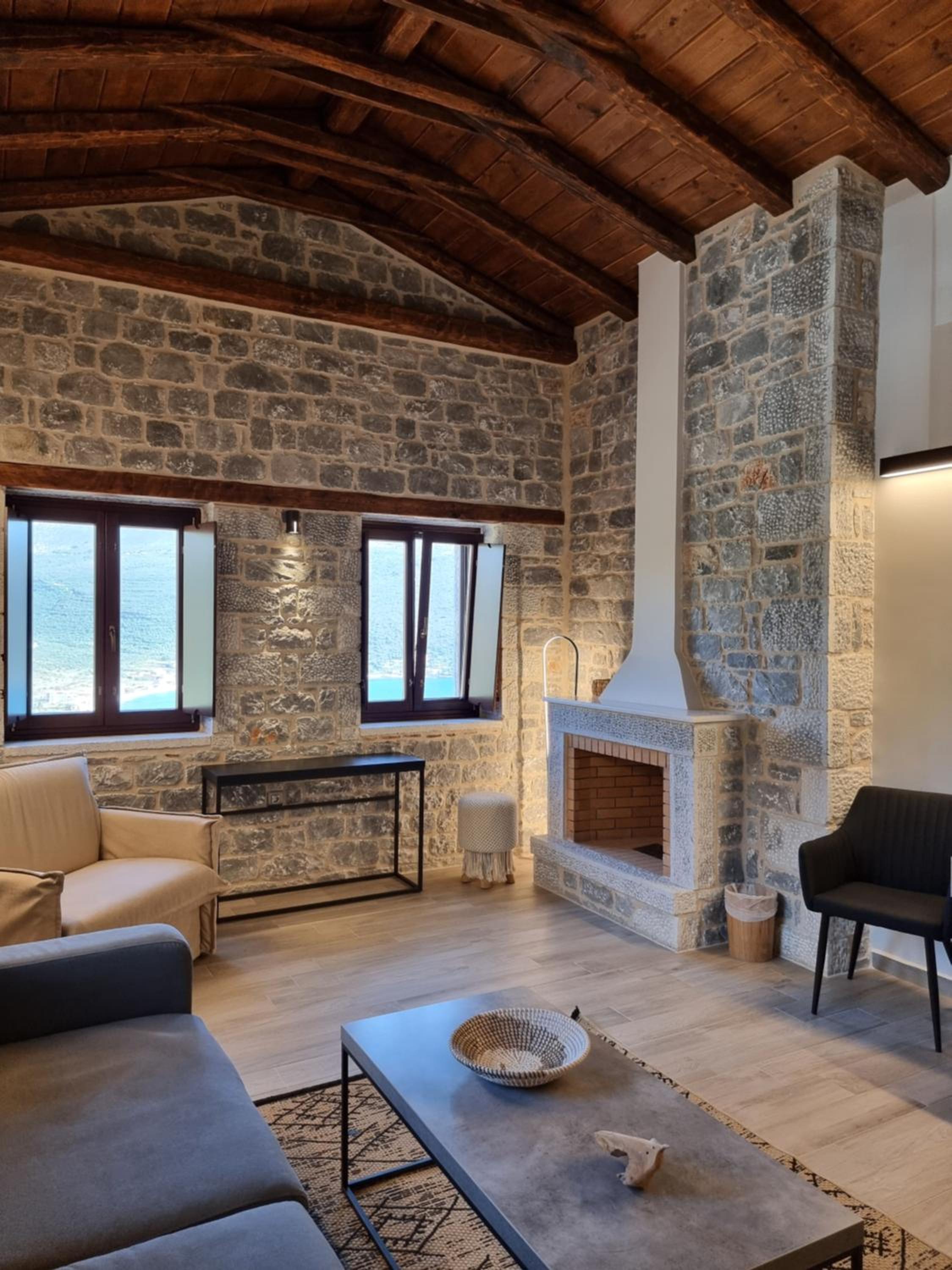 Executive Suite - Photo 23