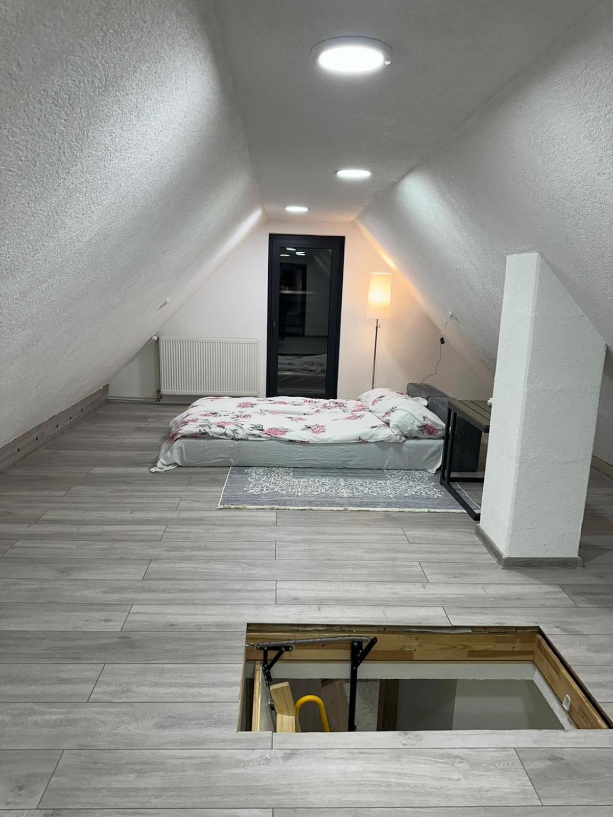 Deluxe Apartment photo 2