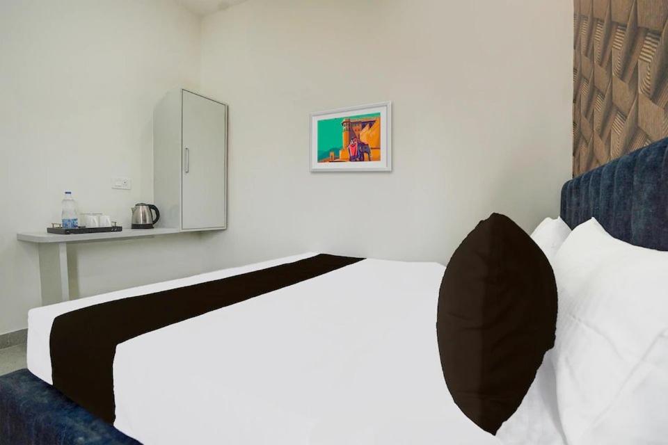 Deluxe Double Room - Photo 11