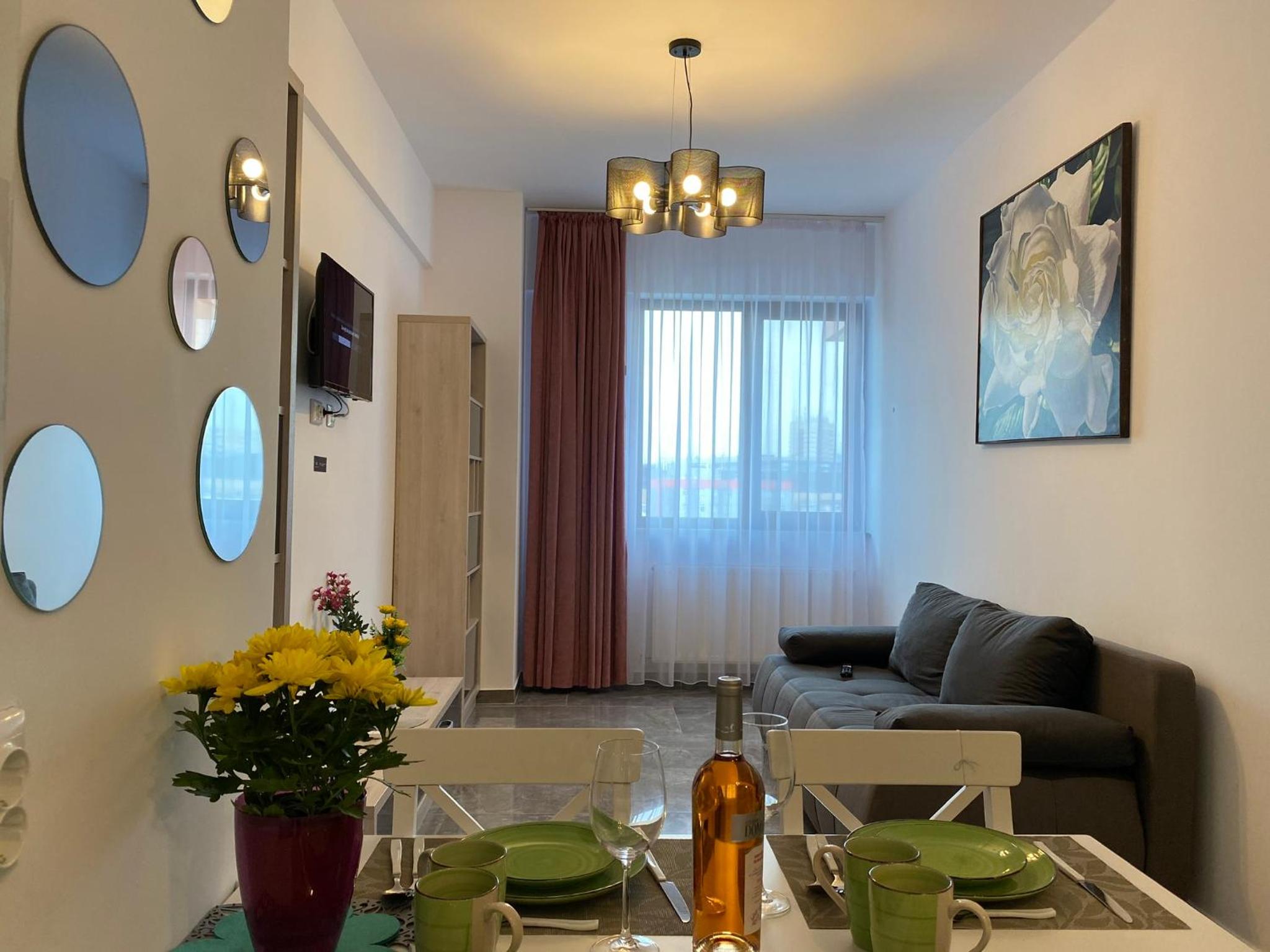 One-Bedroom Apartment photo 1
