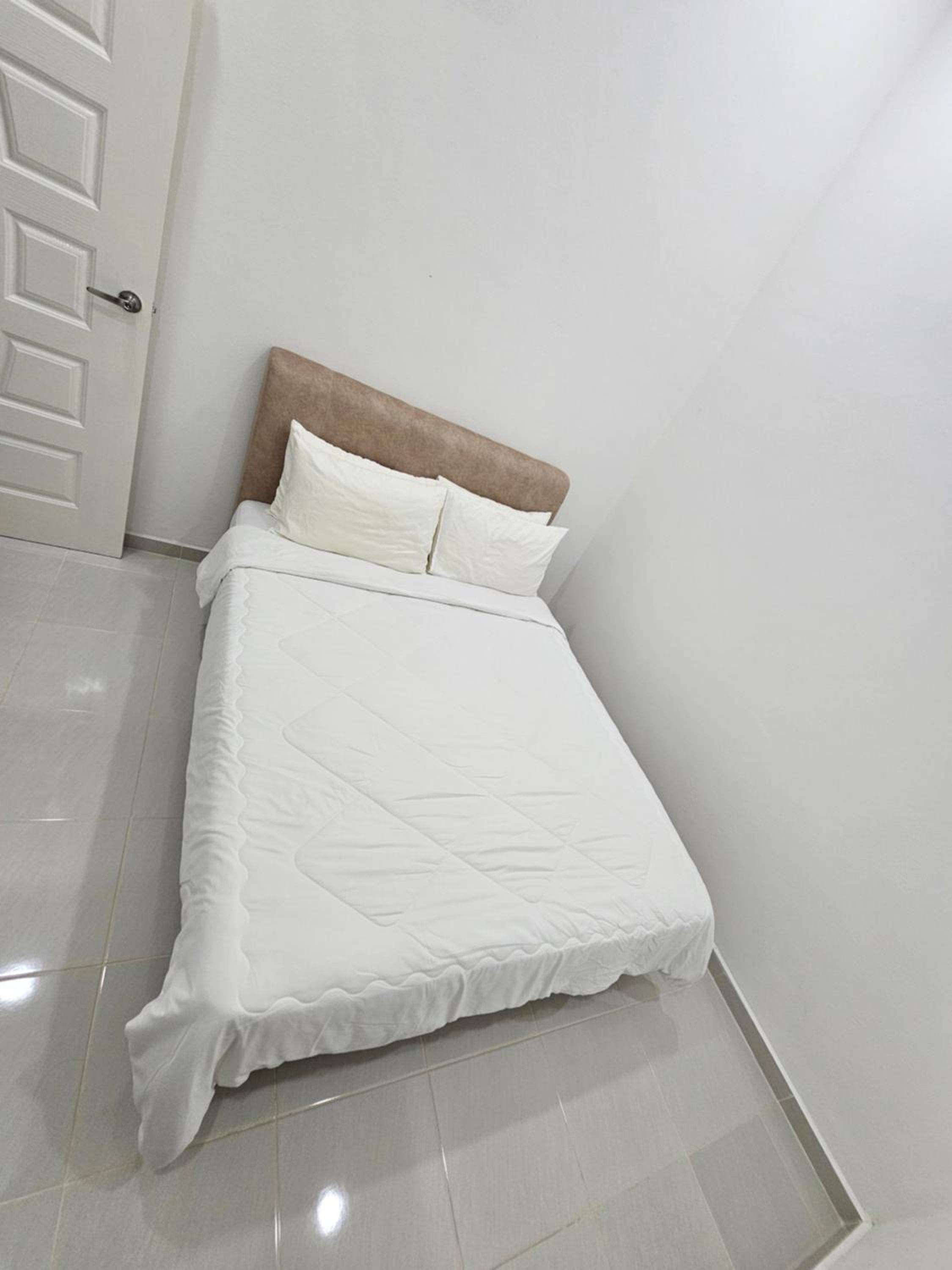 Three-Bedroom House photo 2
