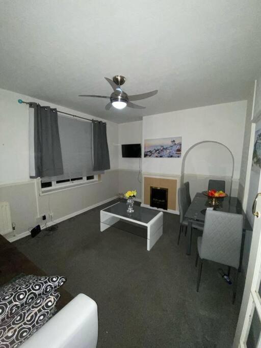 Three-Bedroom Apartment photo 1