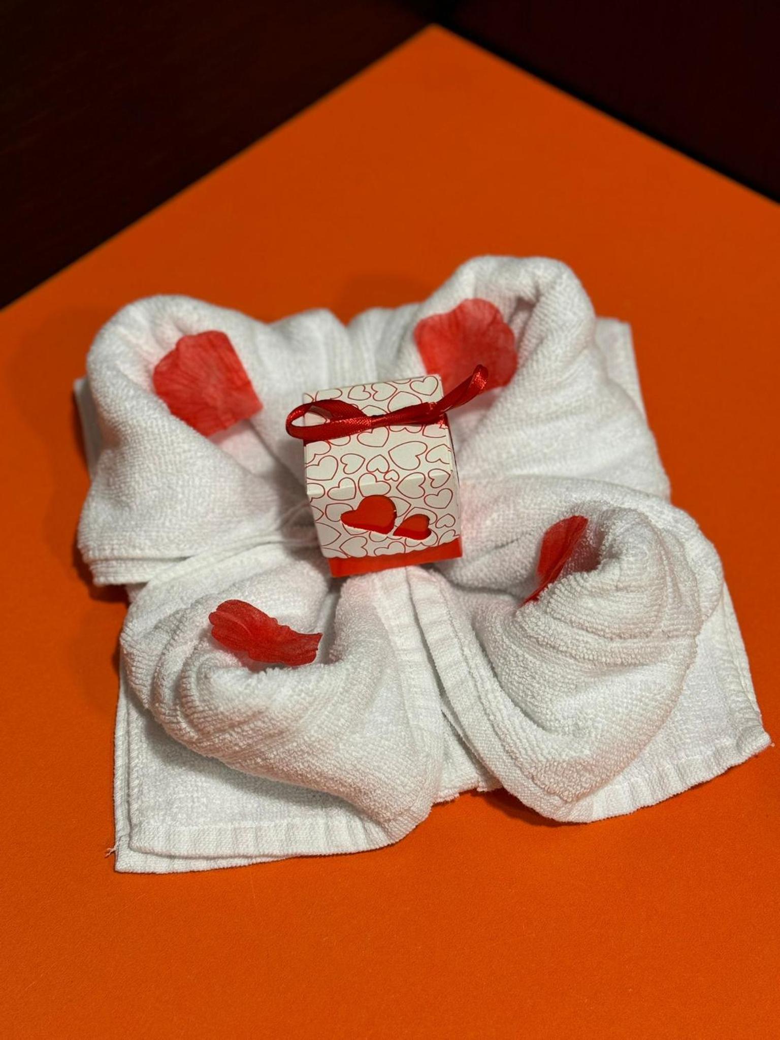 Paquete Romántico (Pétalos y Chocolates) - Habitación Doble Estándar o con Dos Camas individuales