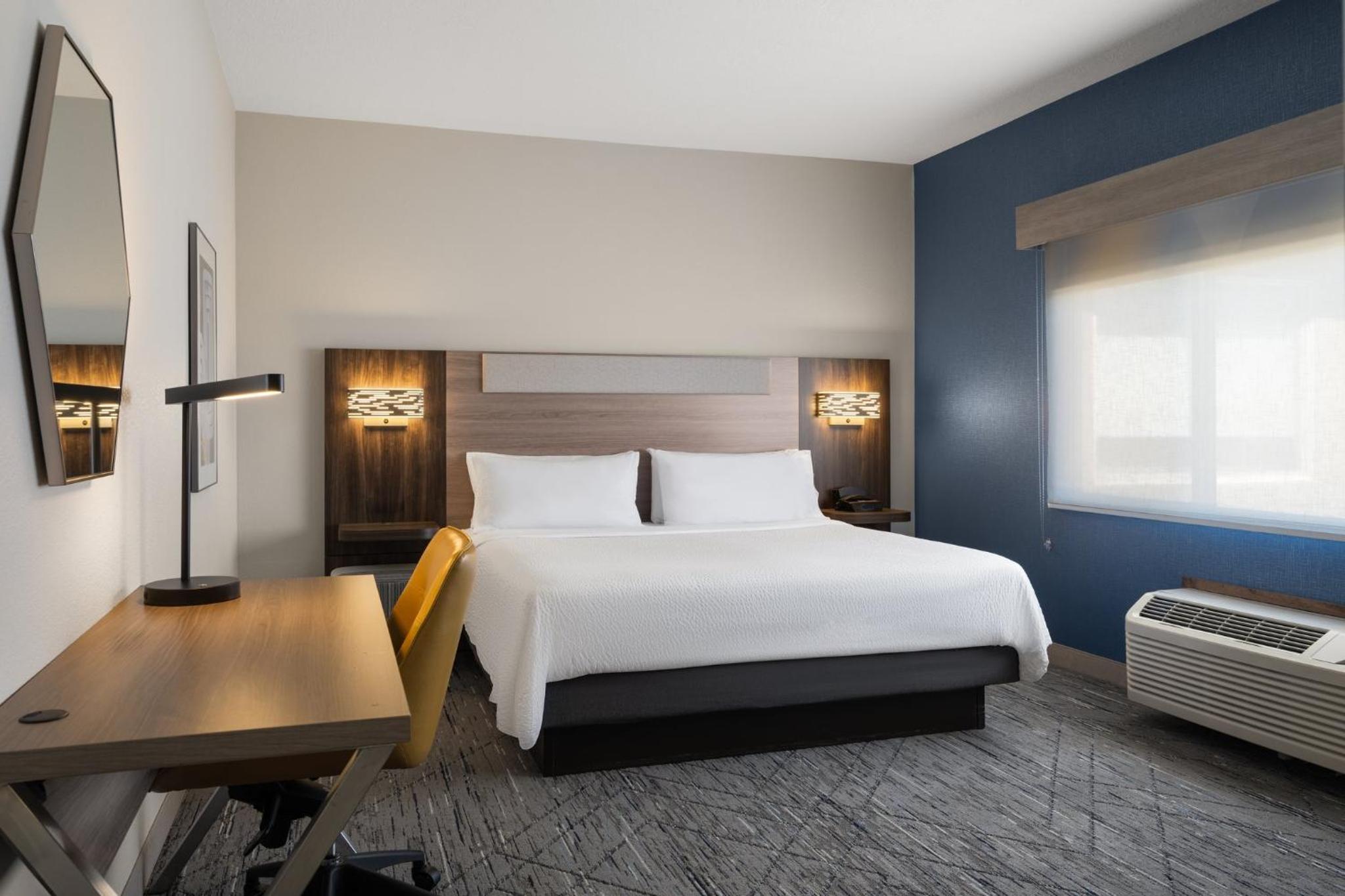 Standard King Room - Photo 1