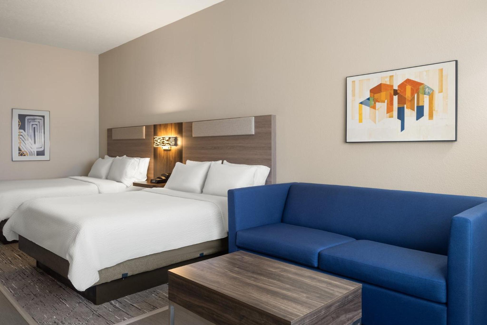 Twin Room with Sofa Bed - Photo 2
