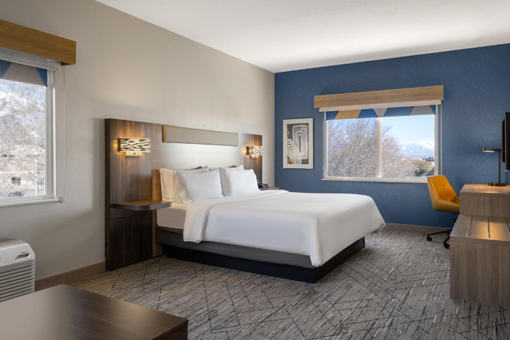 Standard King Room - Photo 2