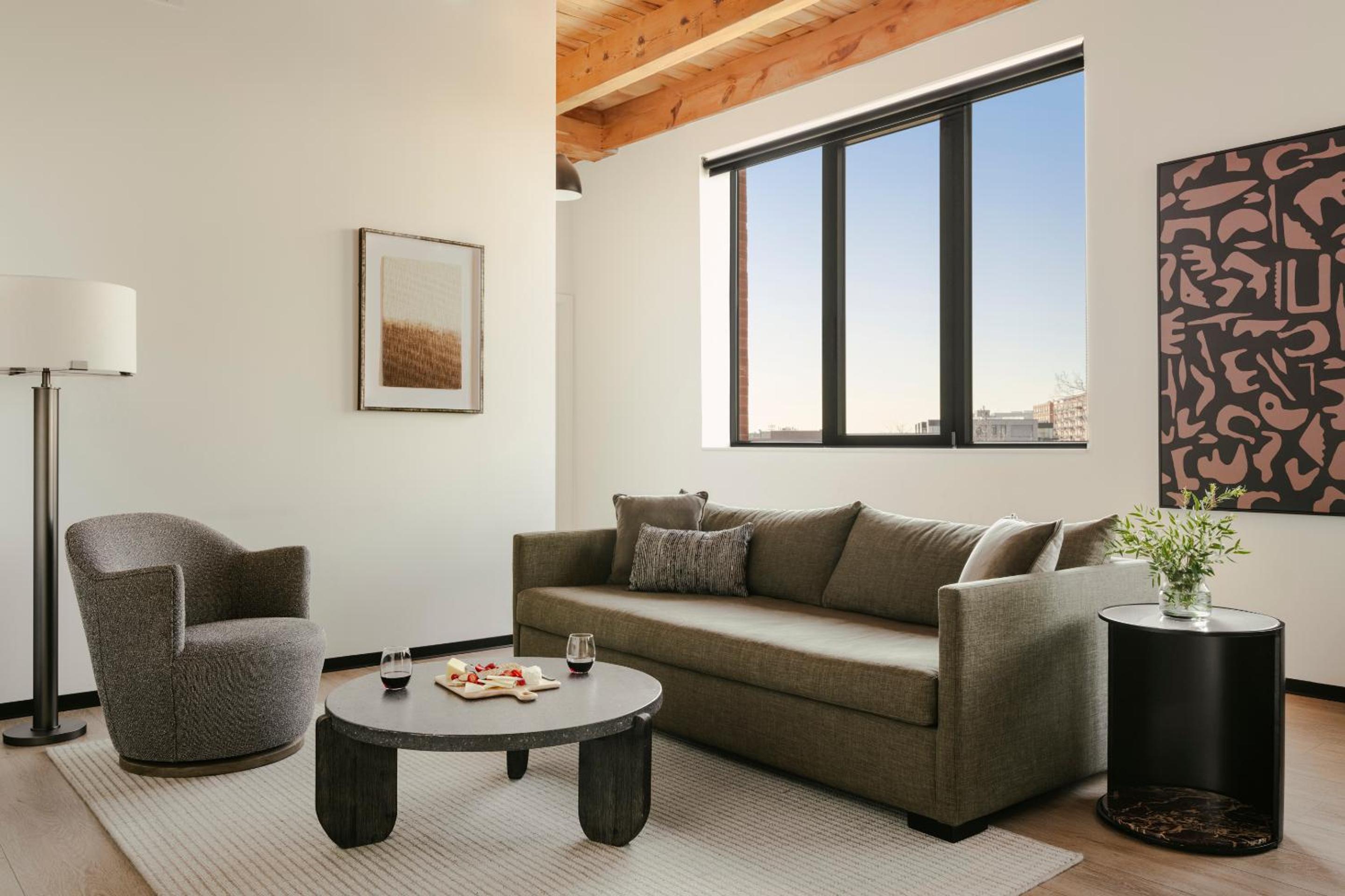 One-Bedroom Apartment With City View
