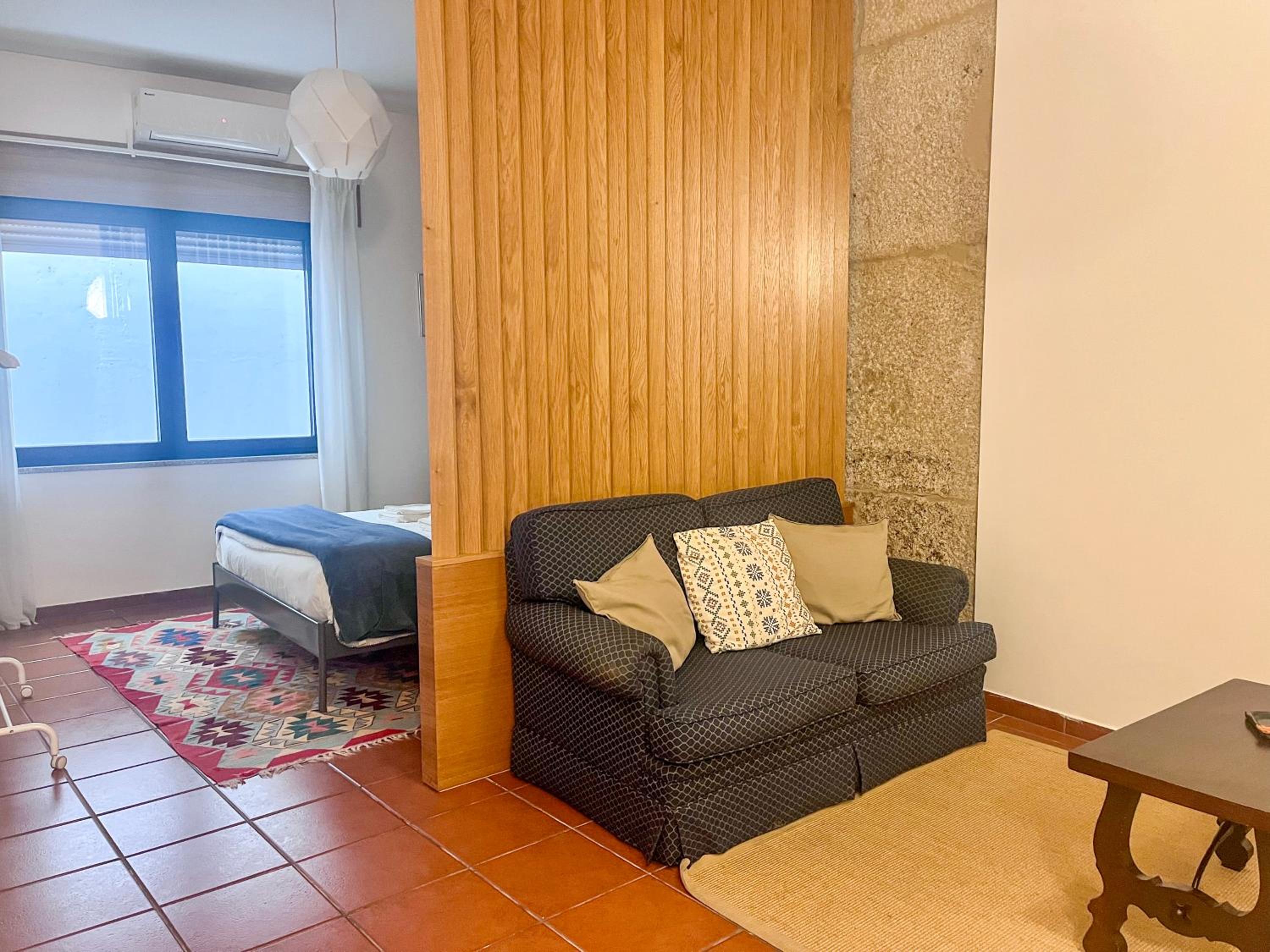 One-Bedroom Apartment - Photo 6