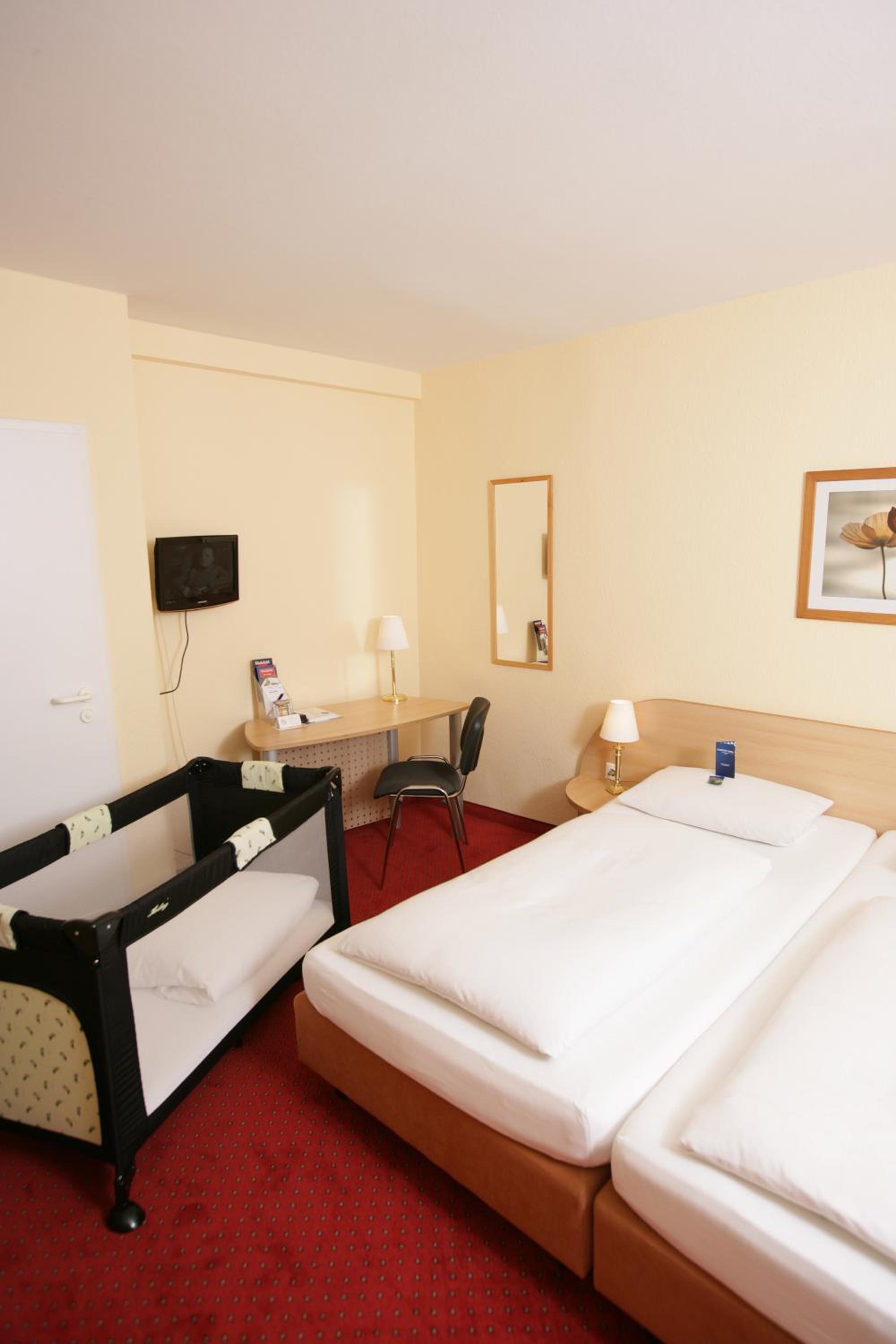Standard Double Room - Photo 6