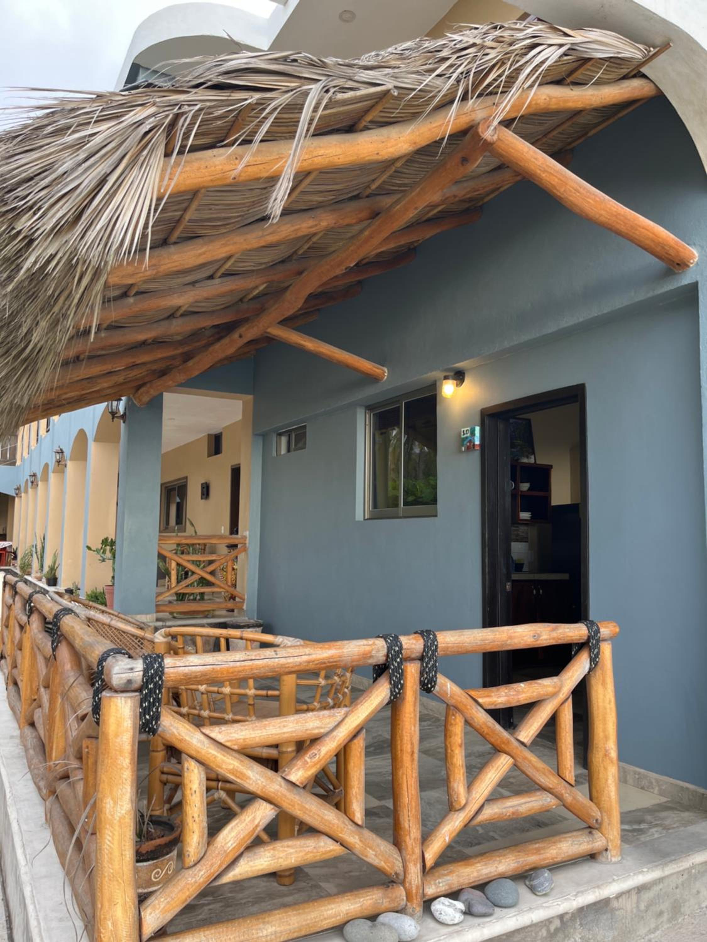 Deluxe Bungalow with Sea View - Photo 10