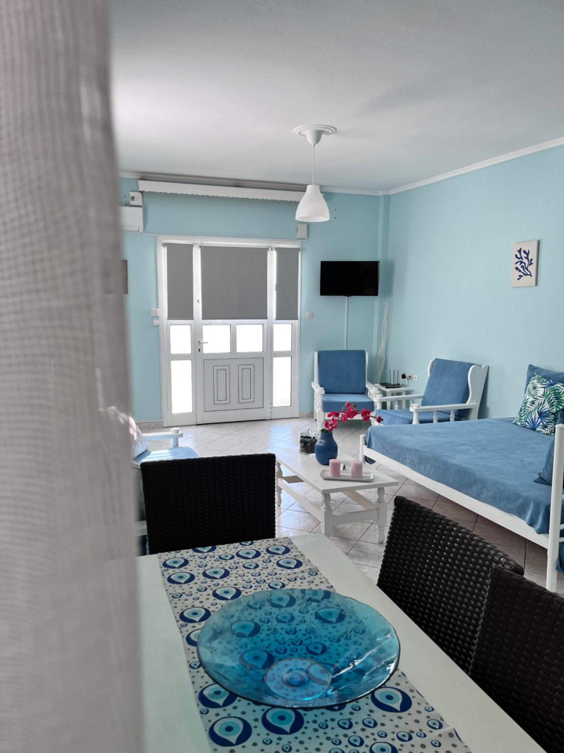 Apartment with Sea View - Photo 9