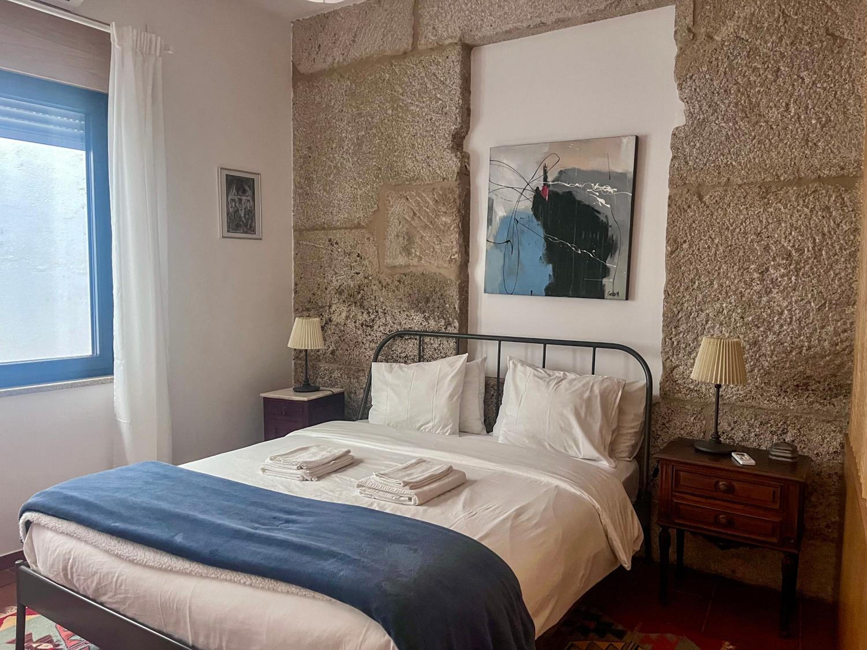 One-Bedroom Apartment - Photo 1