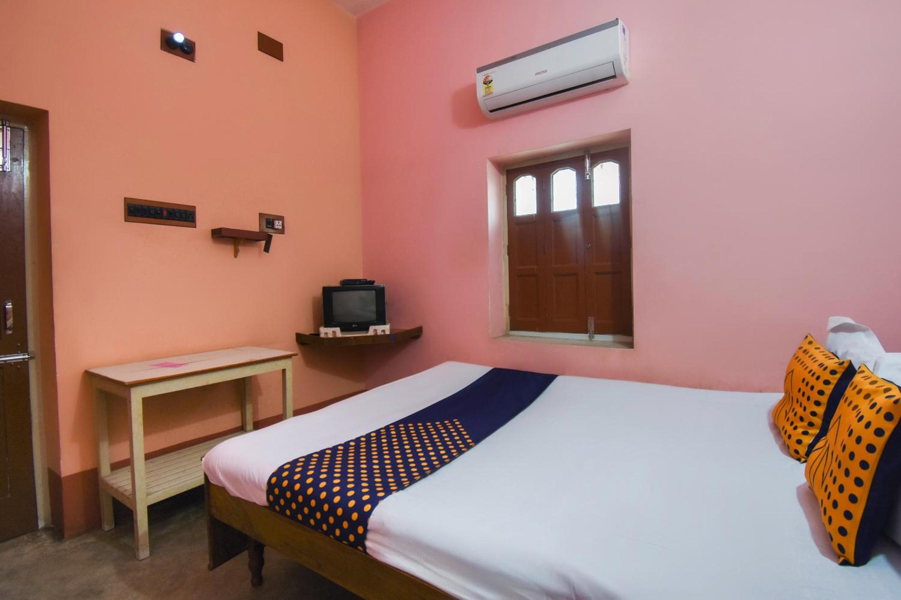 Standard Double Room photo 2