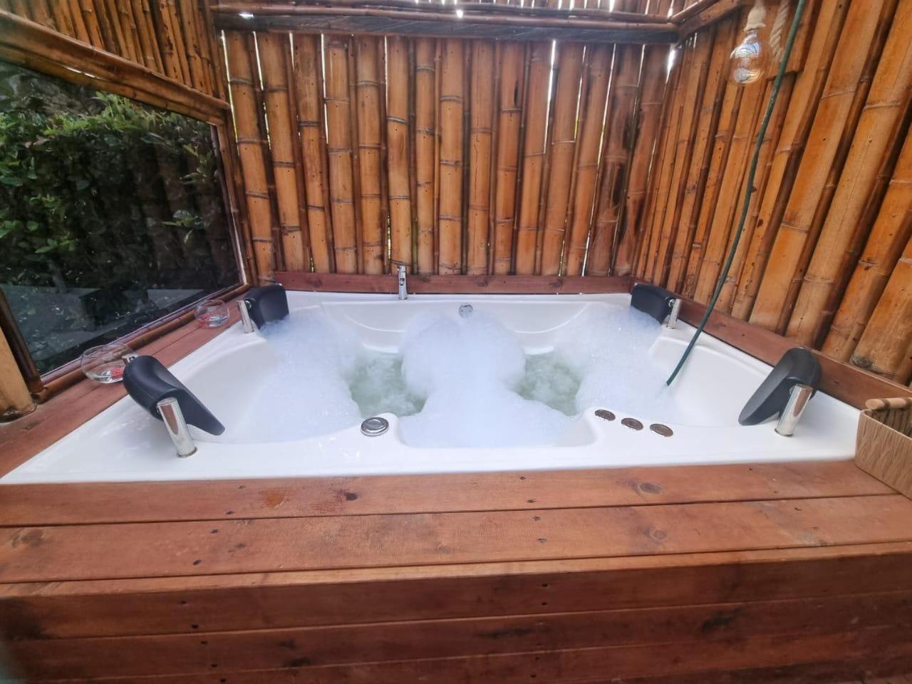 Deluxe Double Room With Bath photo 2