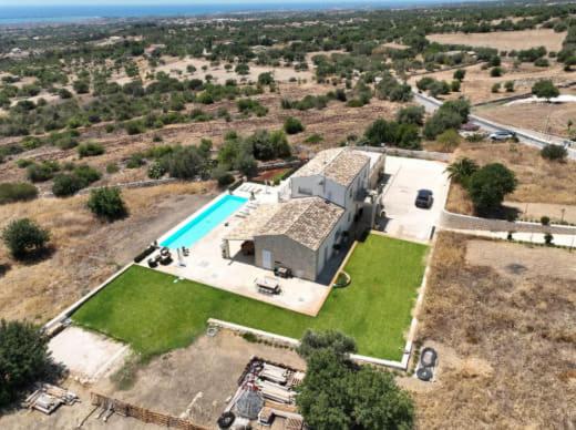 Villa photo 3