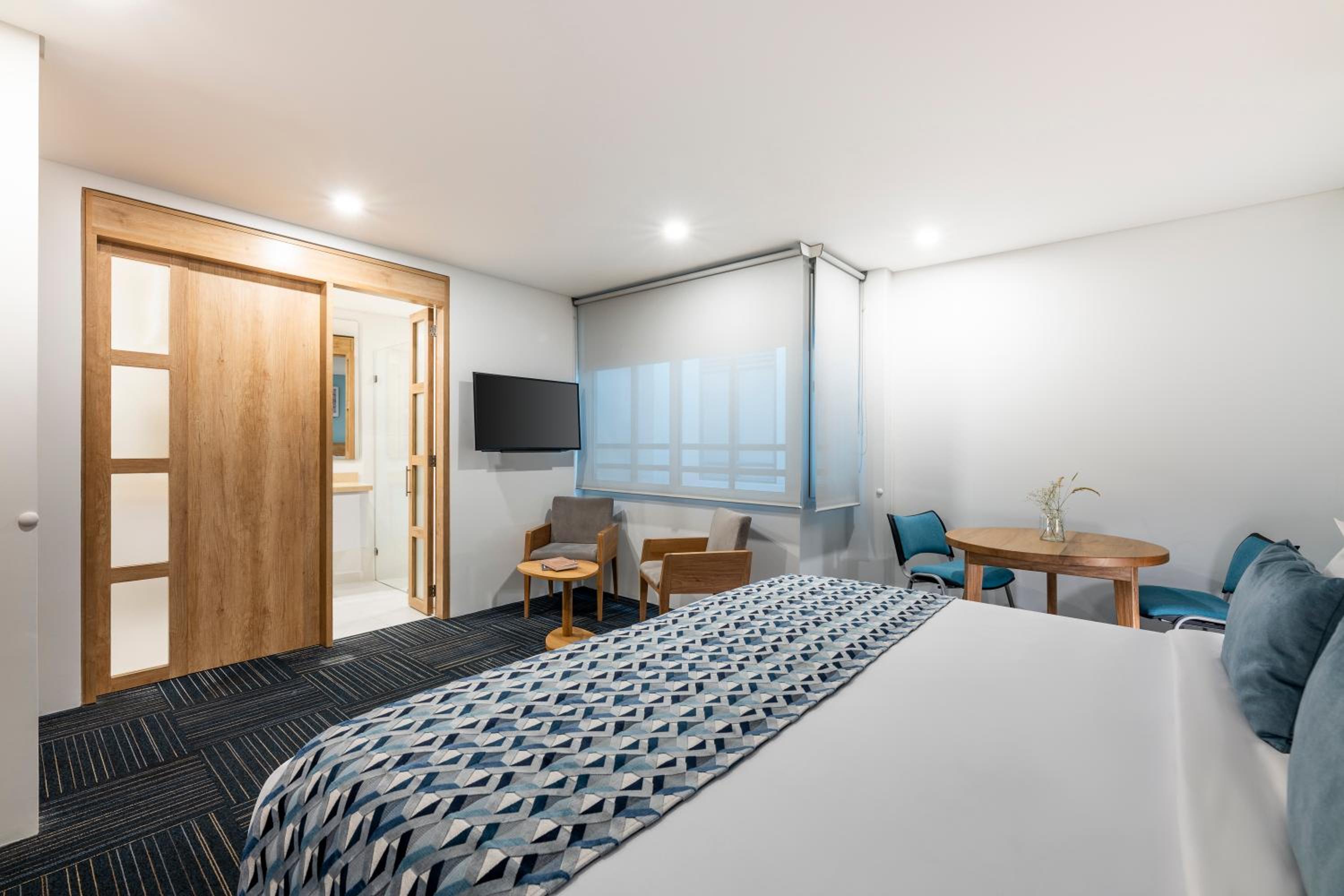 Deluxe King Room photo 1