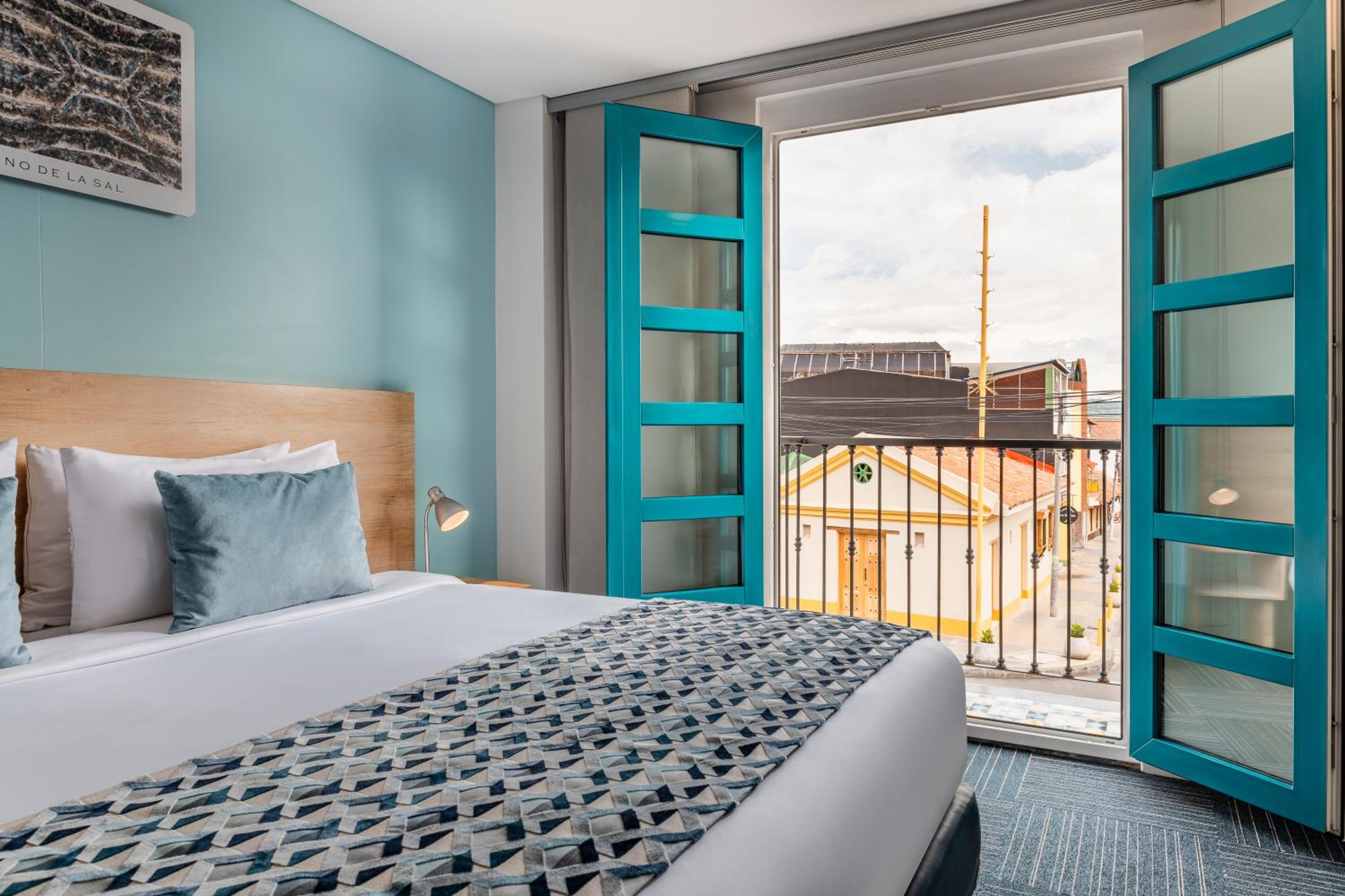 Deluxe Double Room with Balcony photo 1