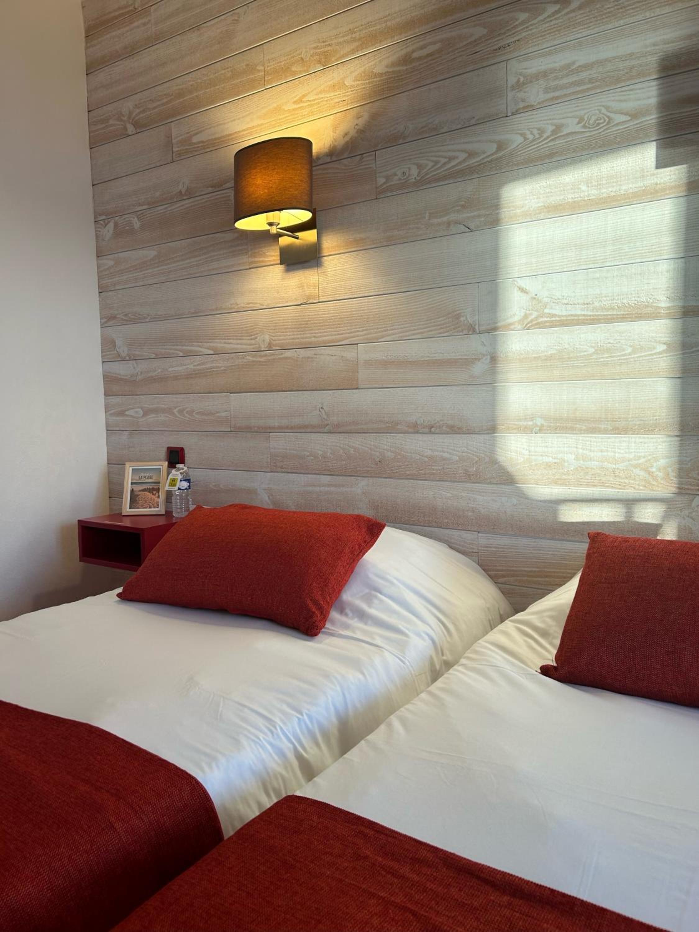Room with Sea View - Photo 6