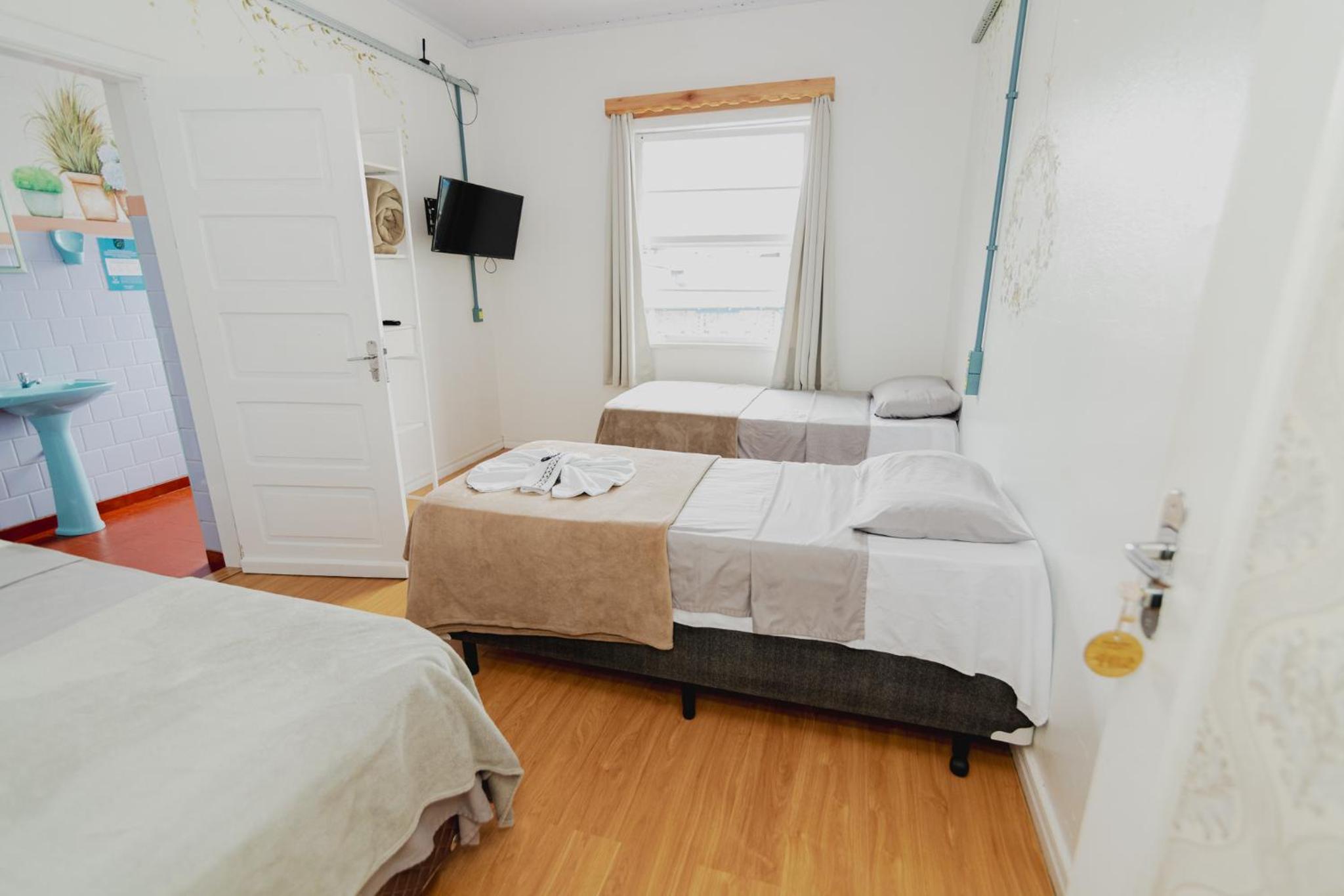 Economy Triple Room