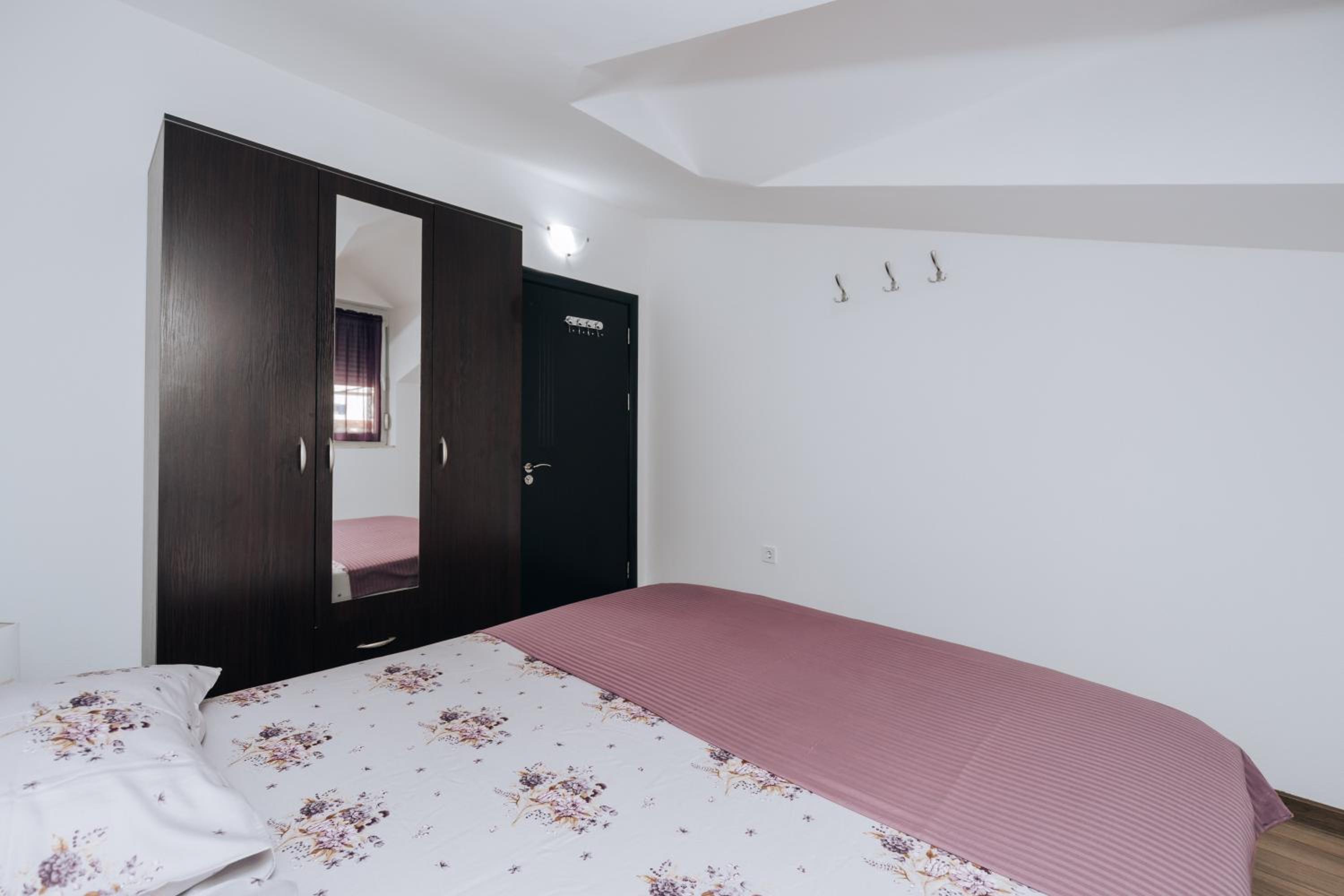 Apartment with Mountain View photo 1
