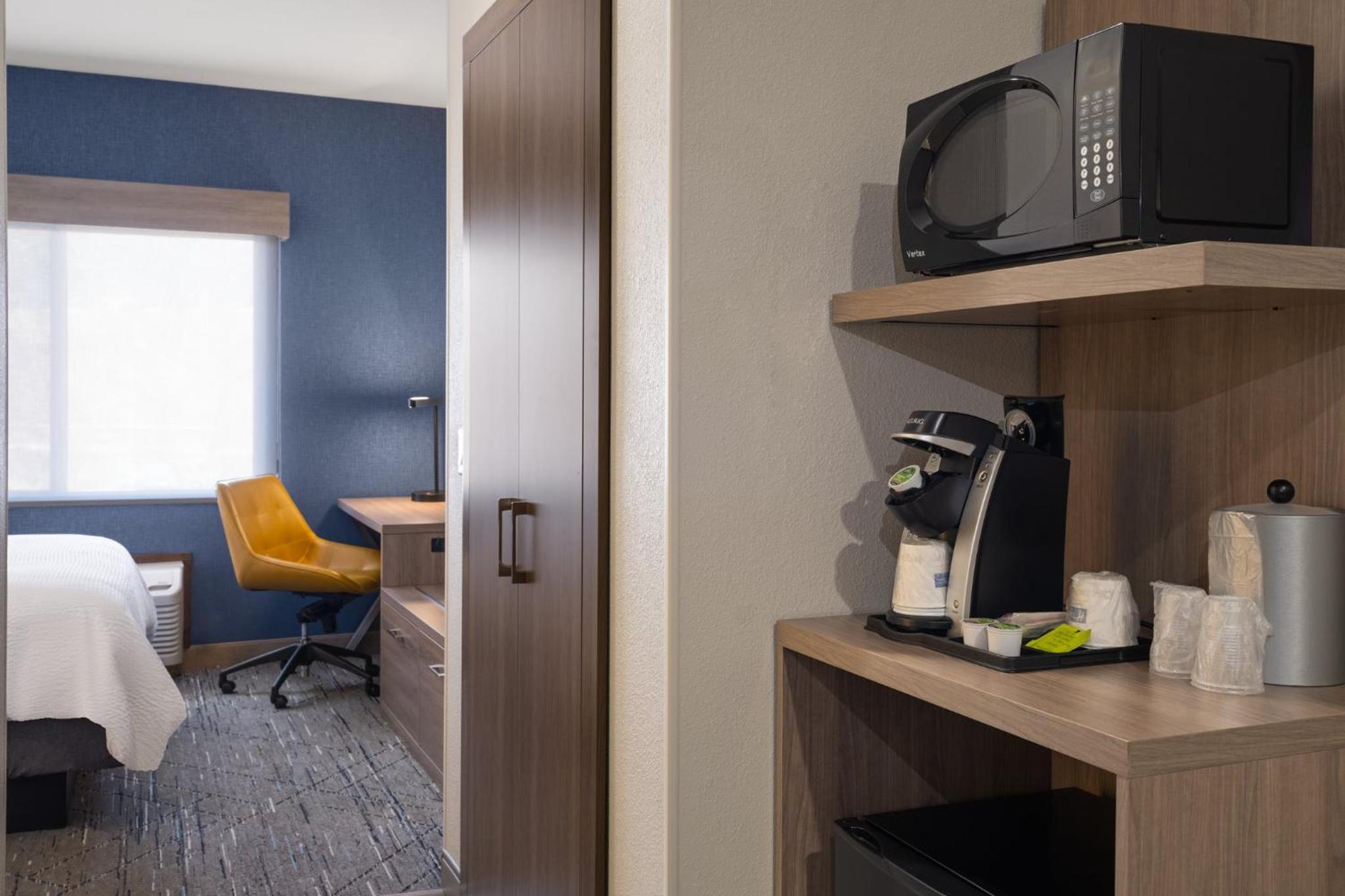 Queen Suite - Photo 4