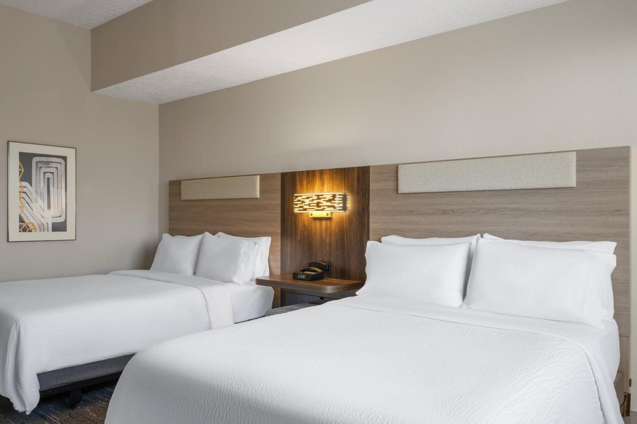 Queen Room with Two Queen Beds - Hearing Accessible - Non-Smoking - Photo 1