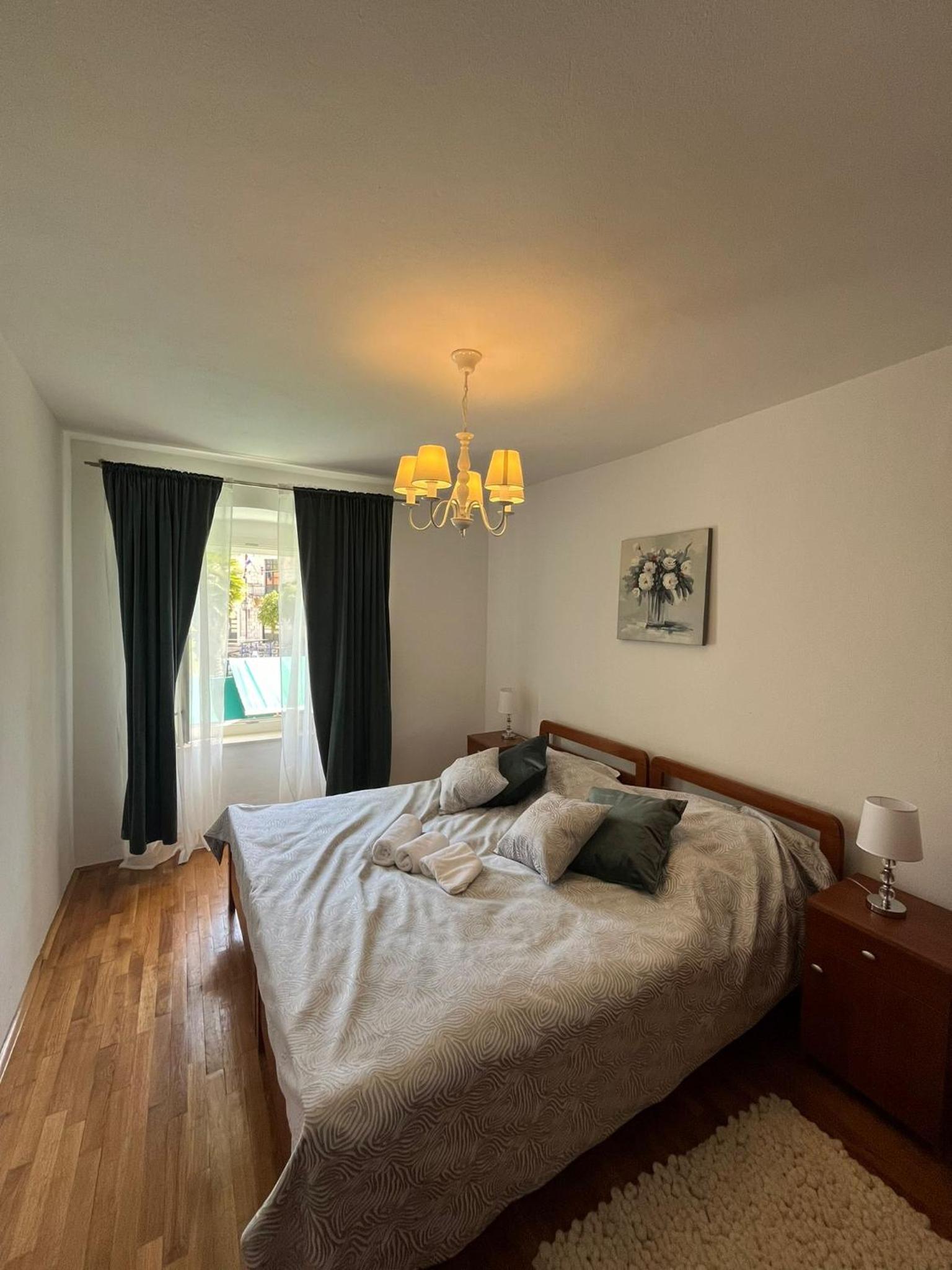 One-Bedroom Apartment with City View photo 1