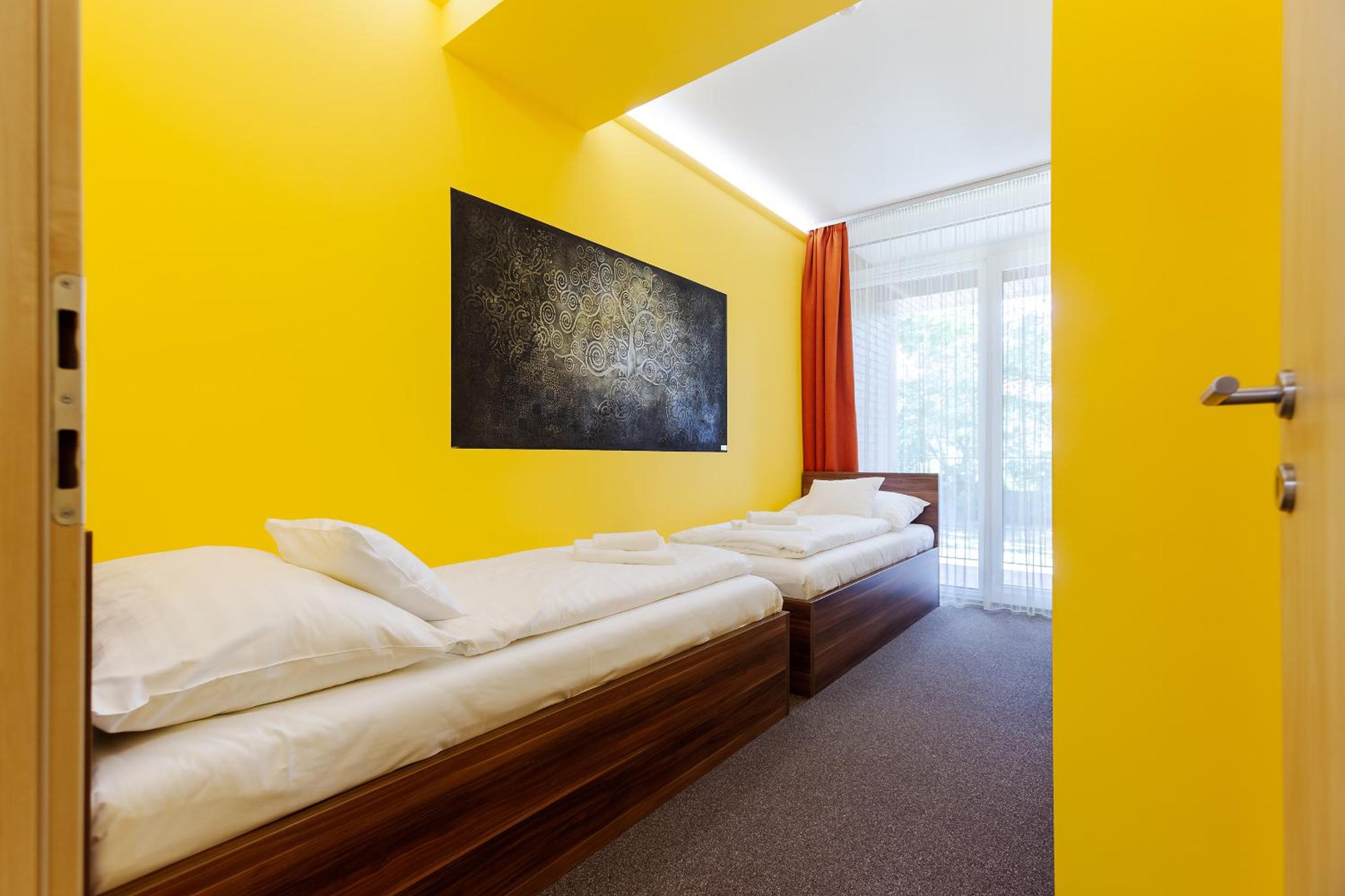Two-Bedroom Apartment - Photo 7