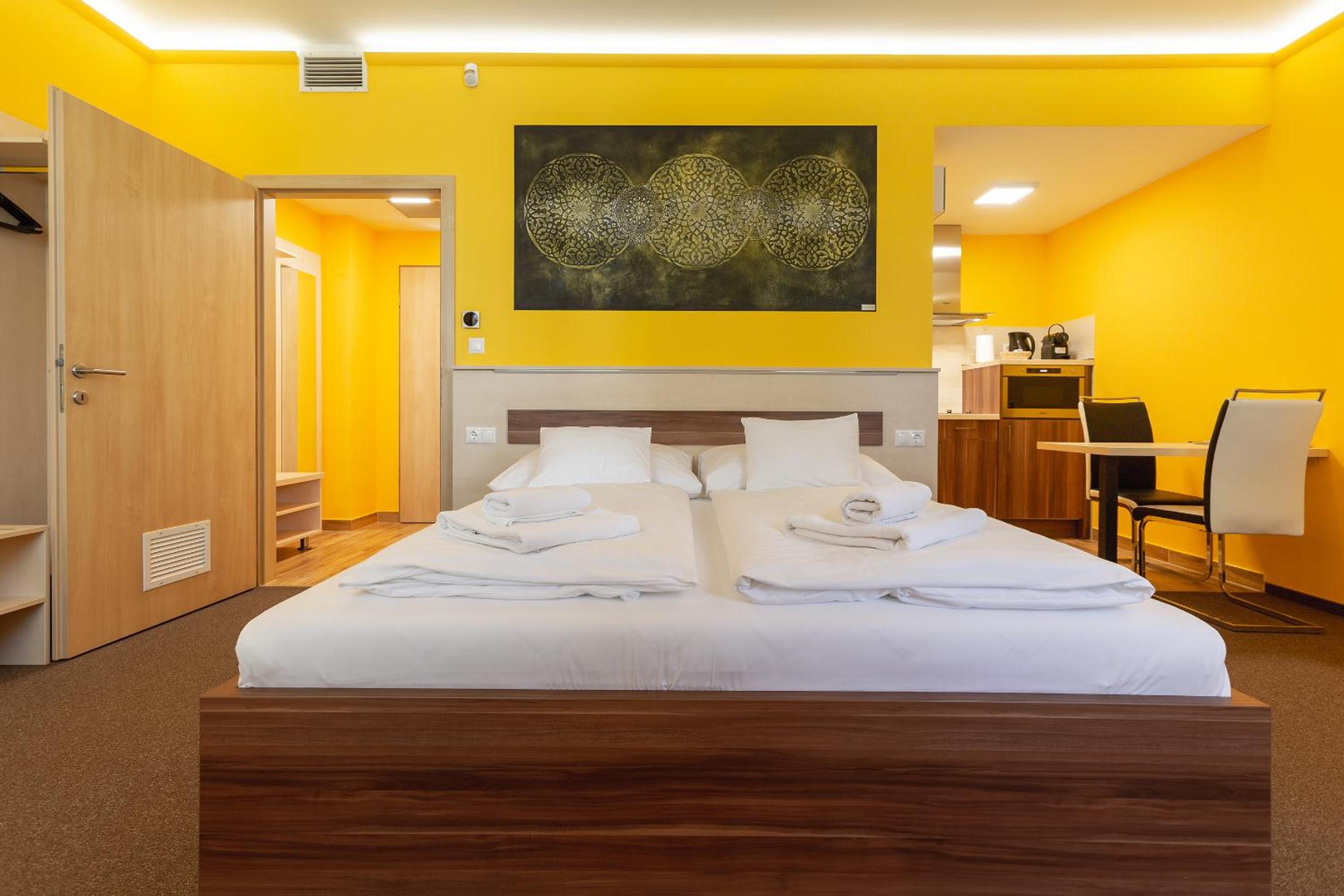 Standard Queen Room - Photo 4
