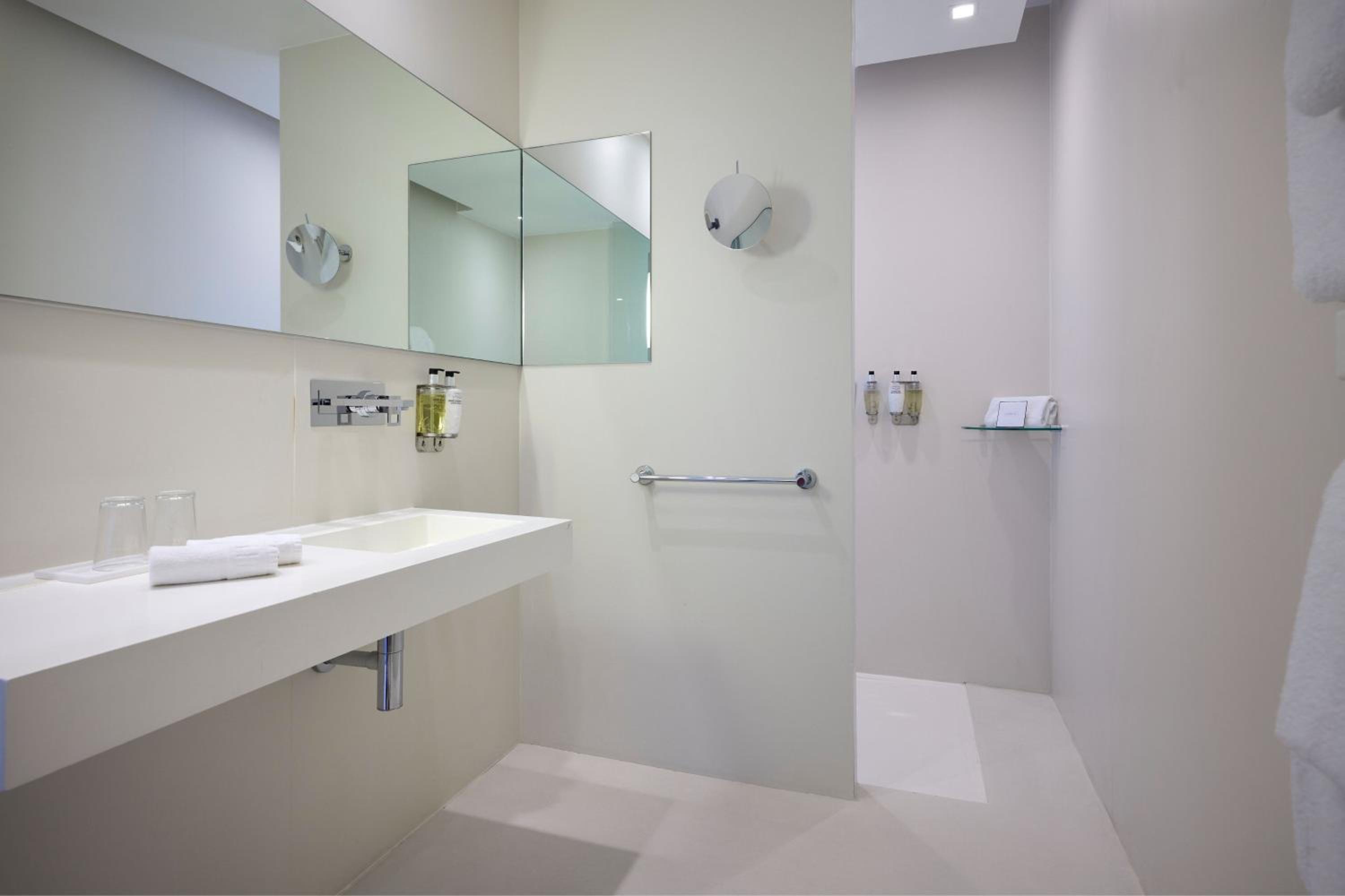 Guest room, 1 Double, Limited view - Photo 9