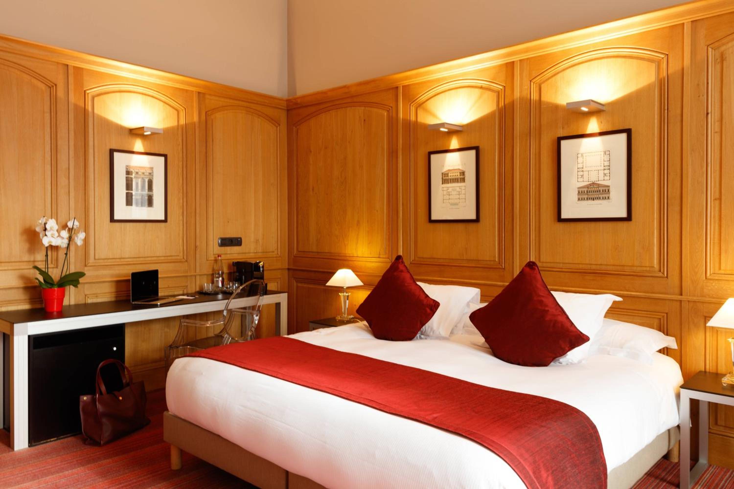 1 Bedroom Junior Suite - Photo 1