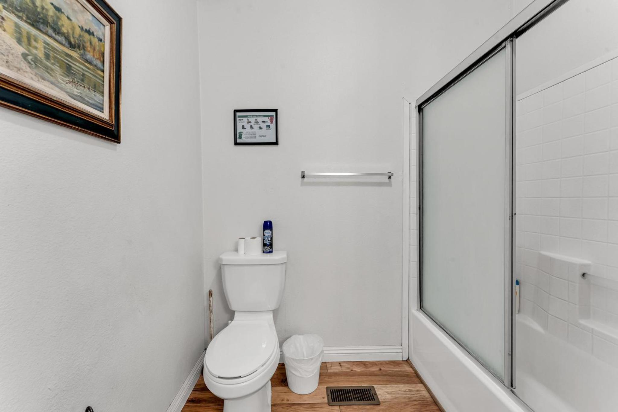 Three-Bedroom House photo 2