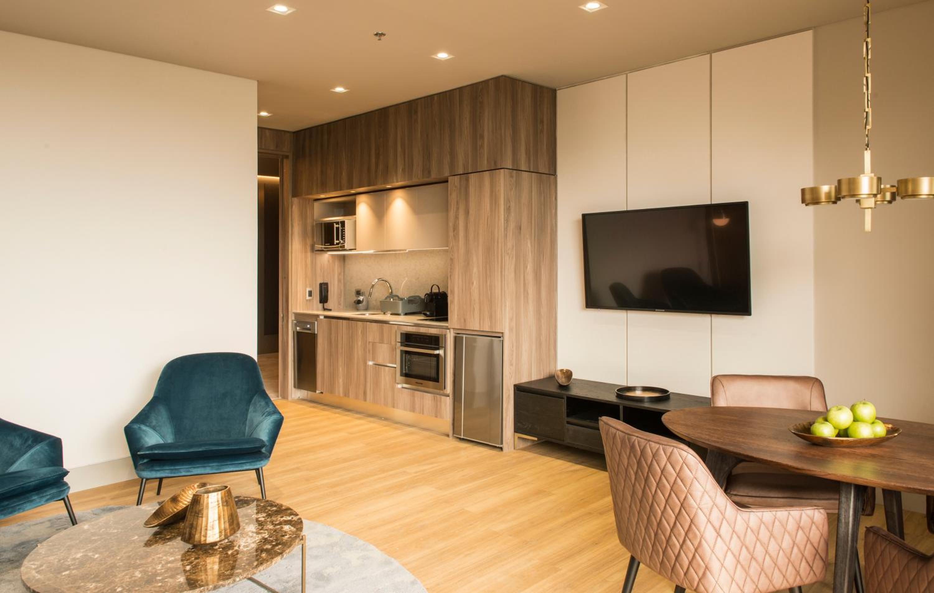 Deluxe King Apartasuite with View - Photo 14