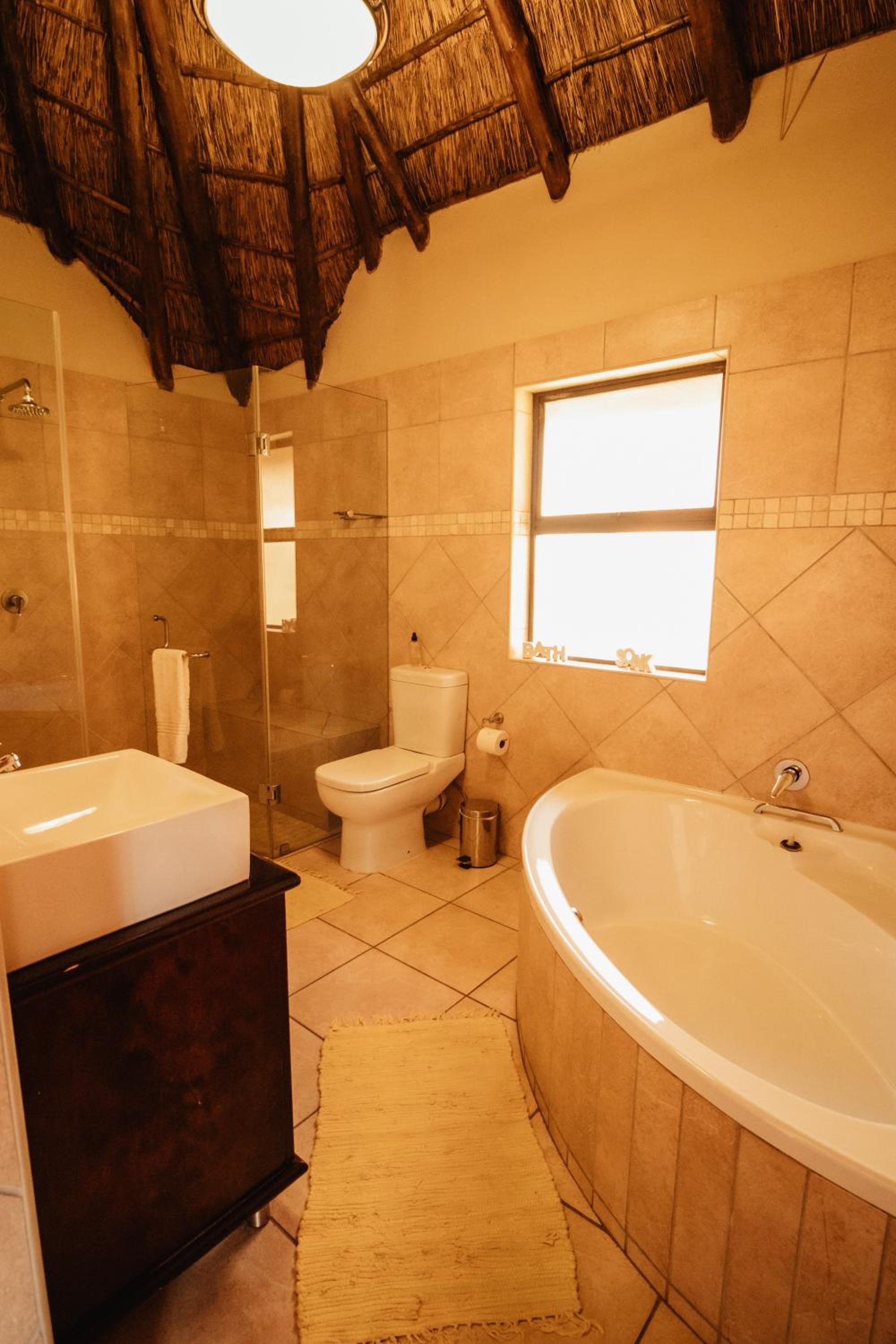 Luxury Double or Twin Suite 4 - Photo 16