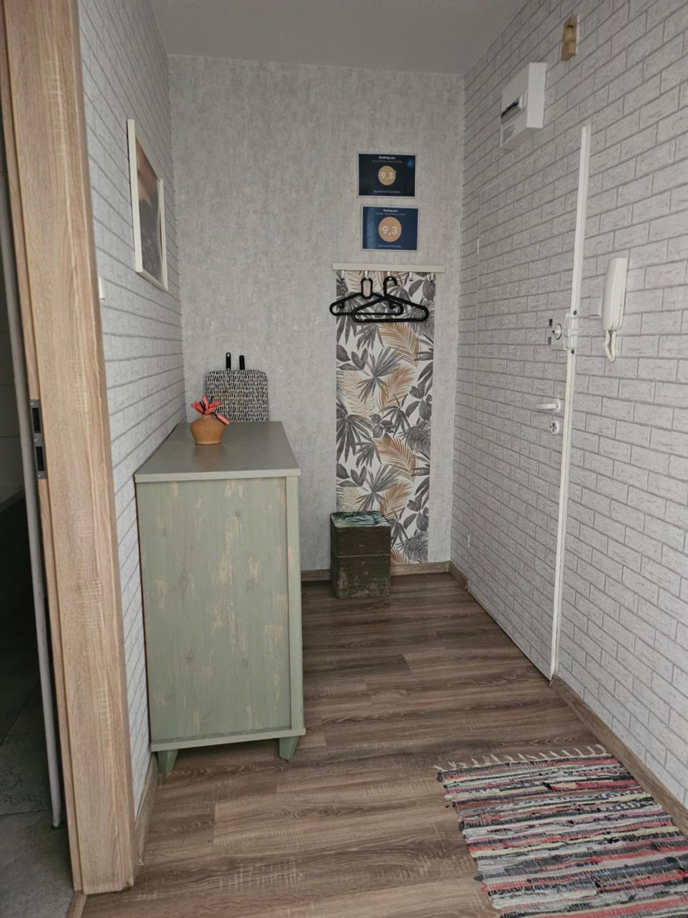 One-Bedroom Apartment - Photo 13