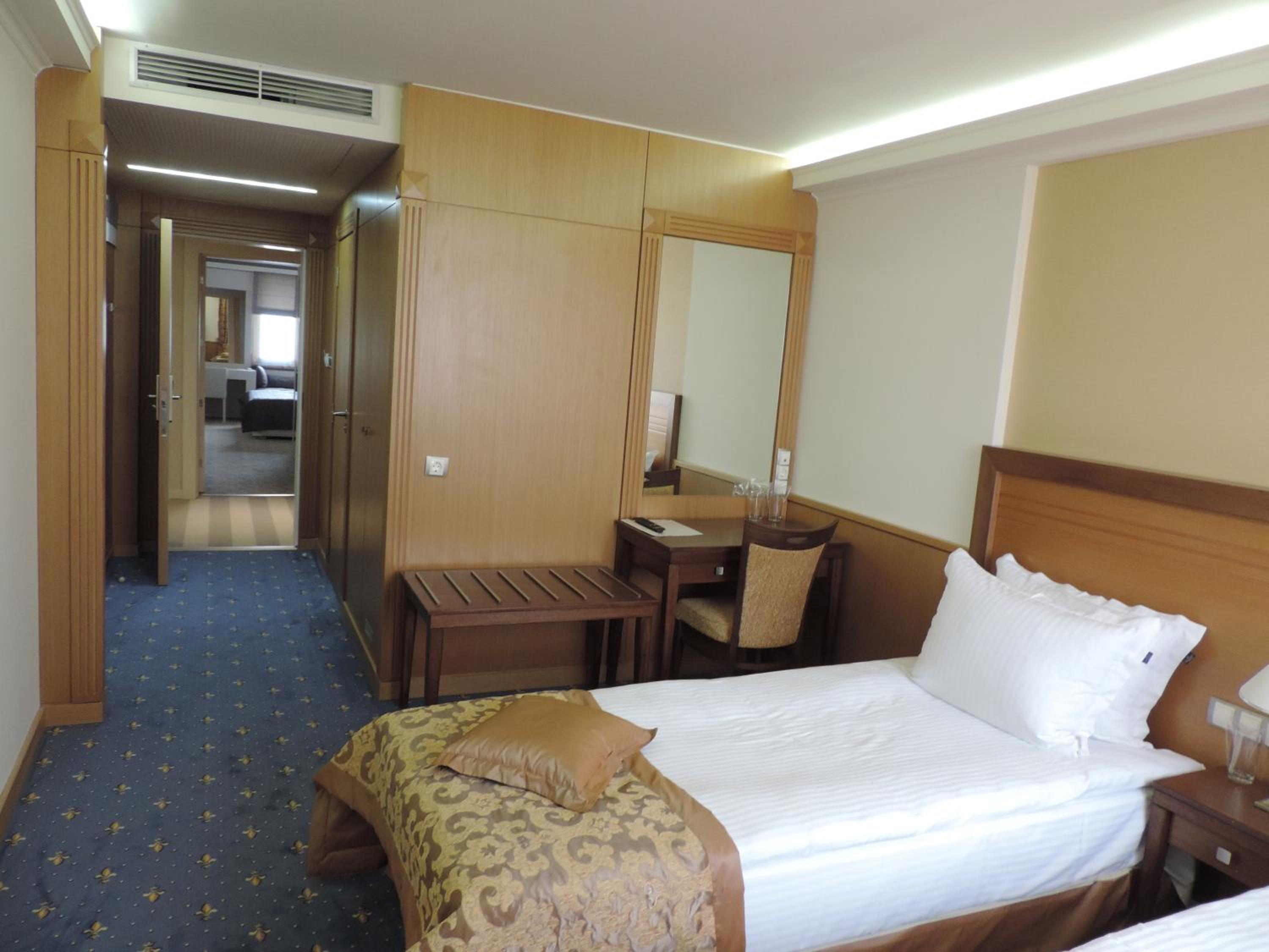 Deluxe Double Room photo 2
