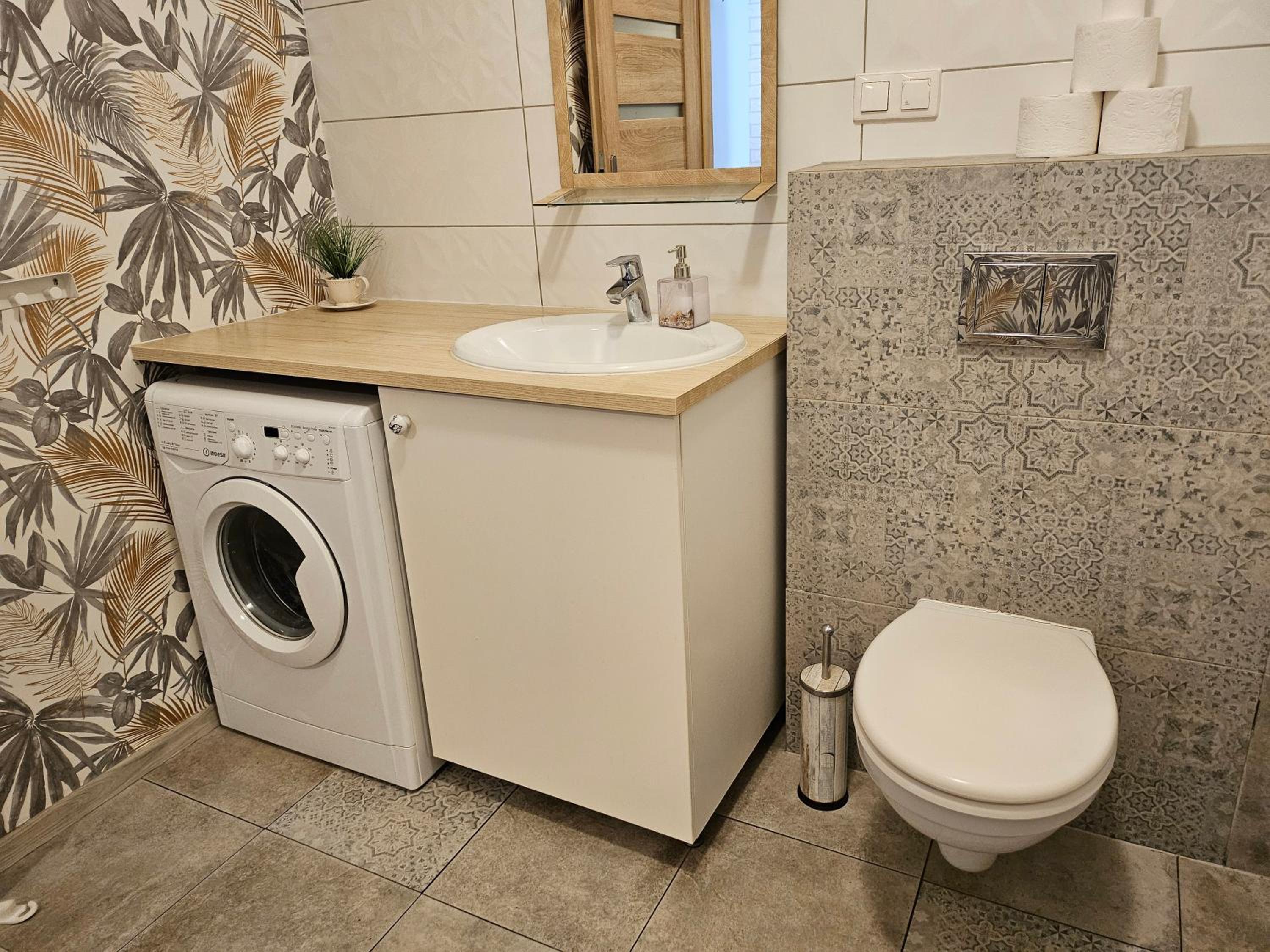 One-Bedroom Apartment - Photo 15