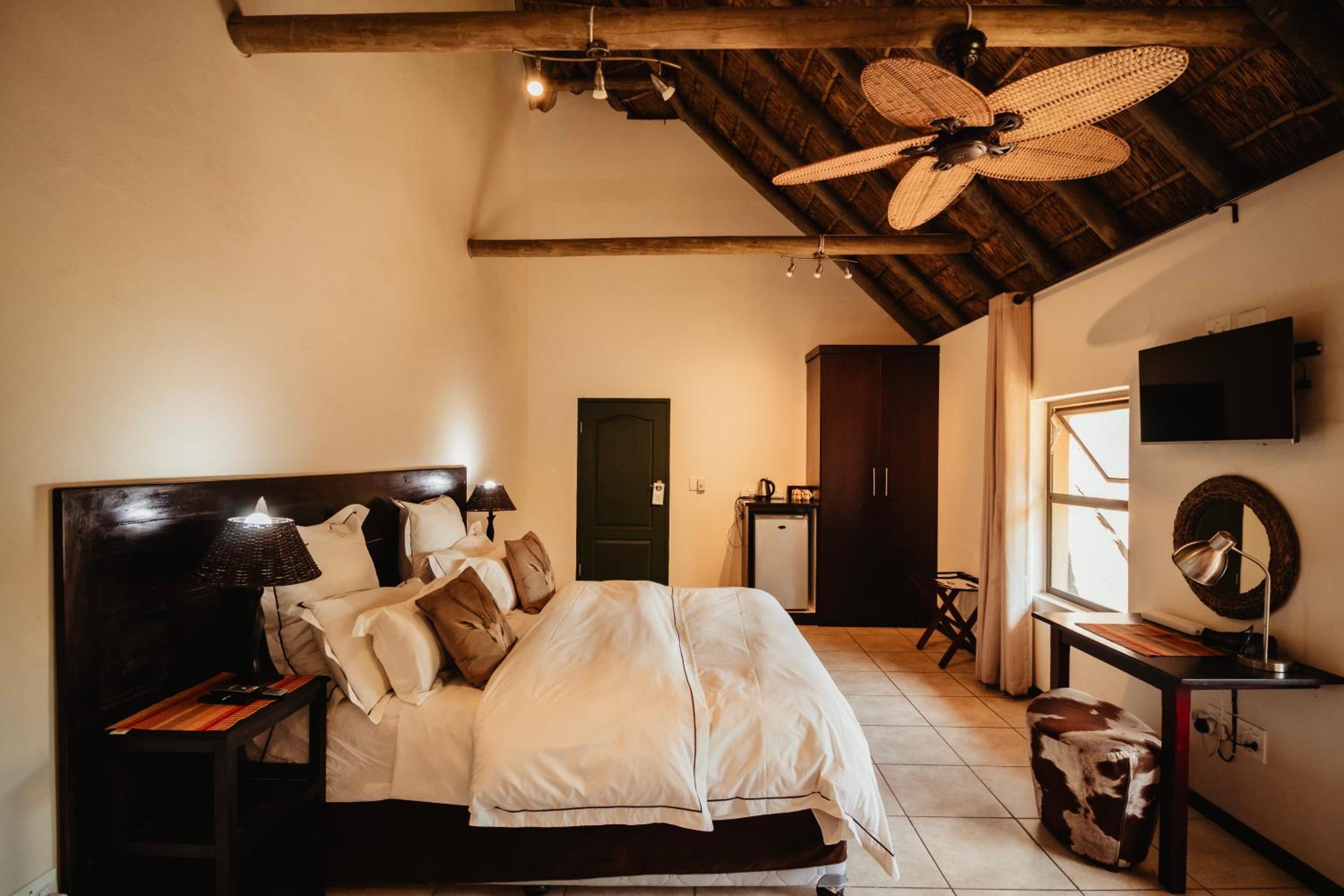 Standard Double or Twin Room - Photo 4