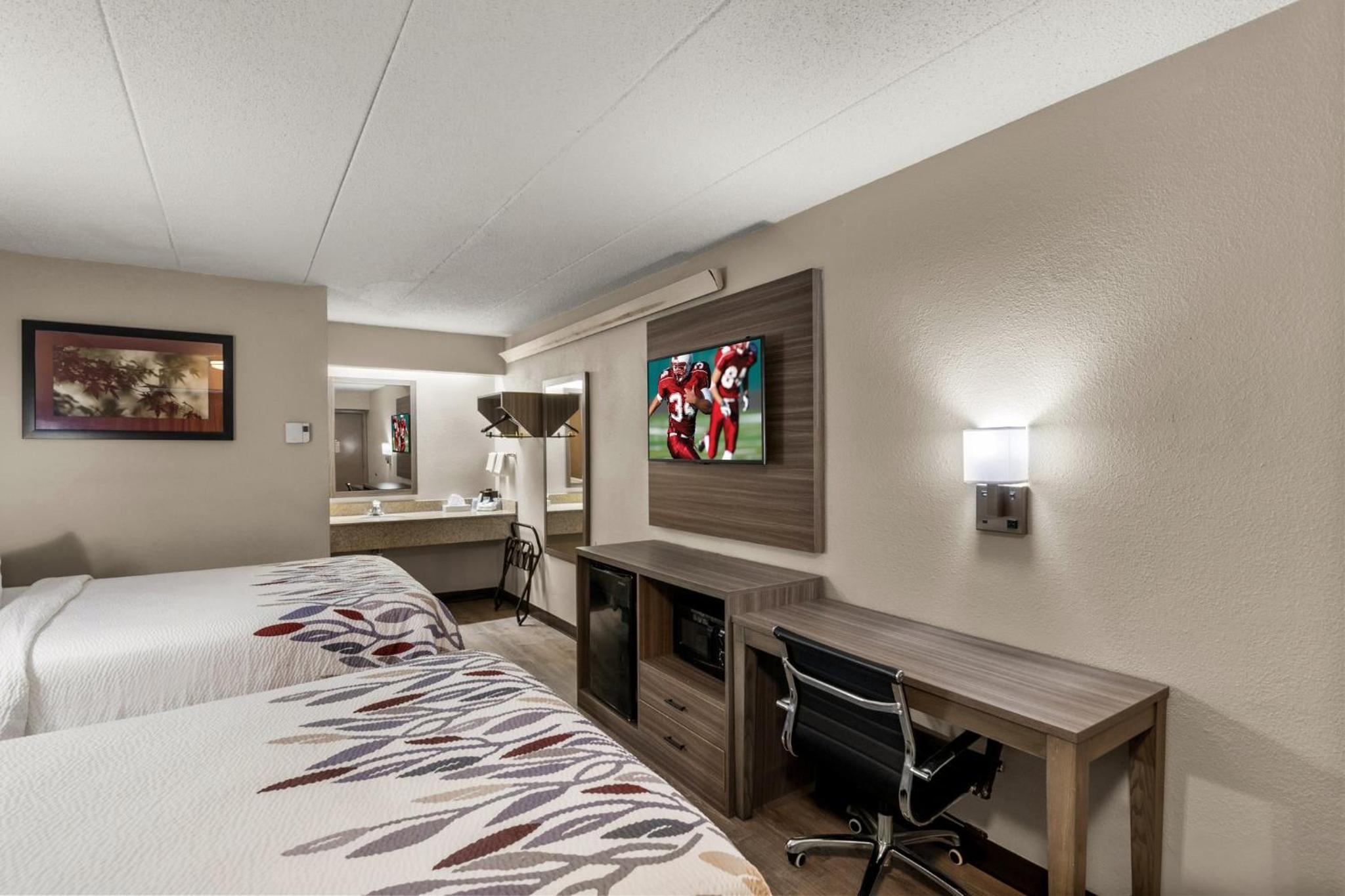 Deluxe Room with Two Double Beds Non-Smoking - Photo 2
