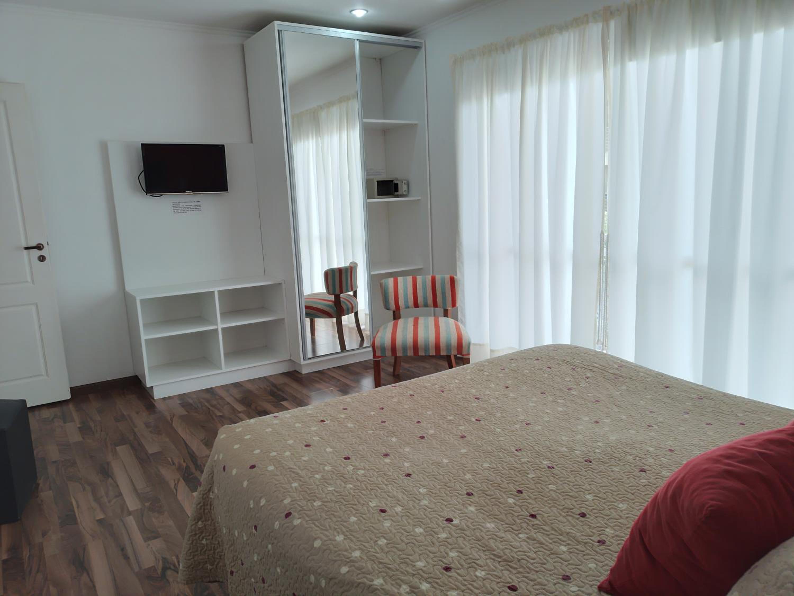 One-Bedroom Apartment photo 3
