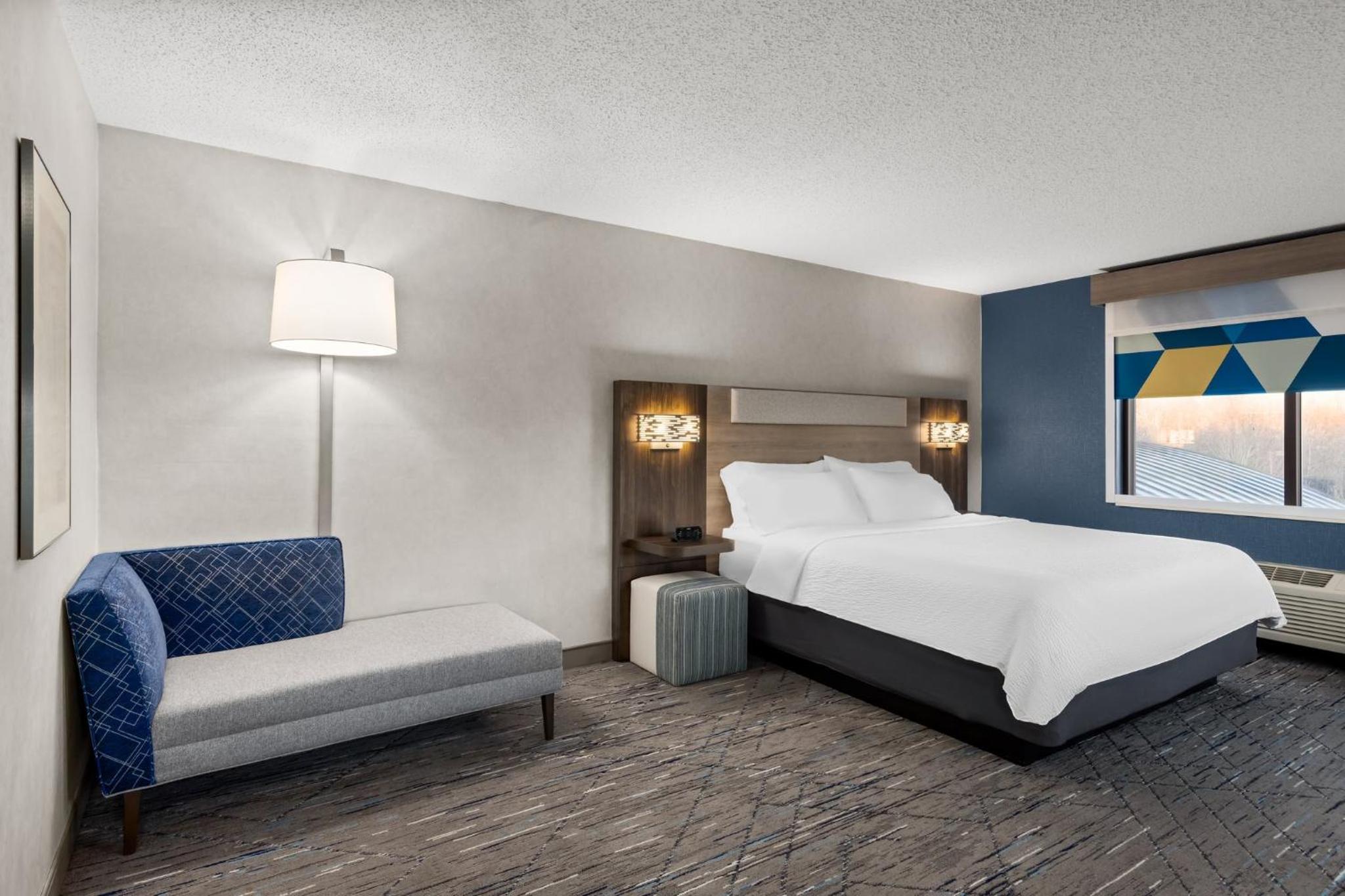 Executive King Suite - Photo 2